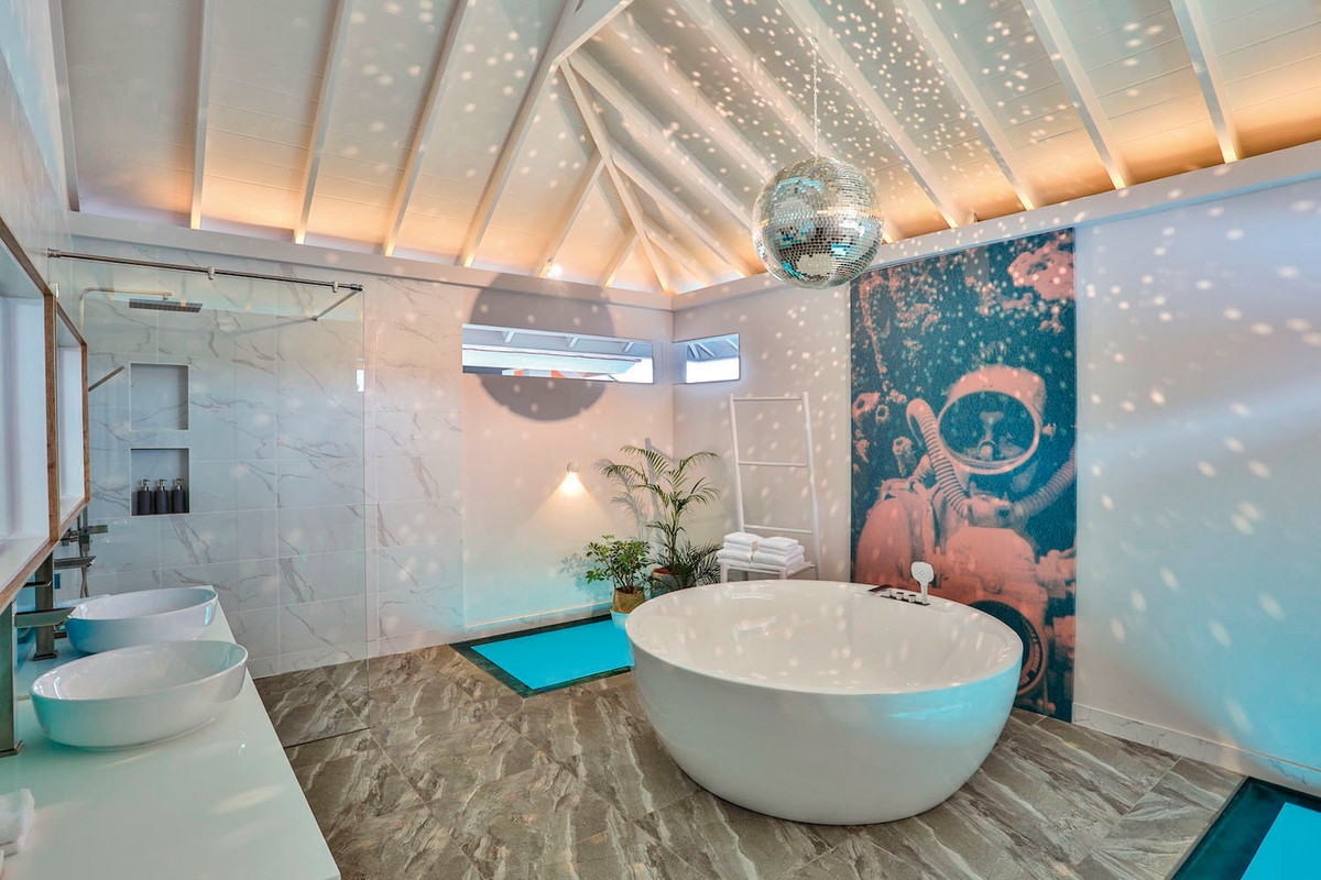 012 - The Standard, Huruvalhi Maldives.jpg