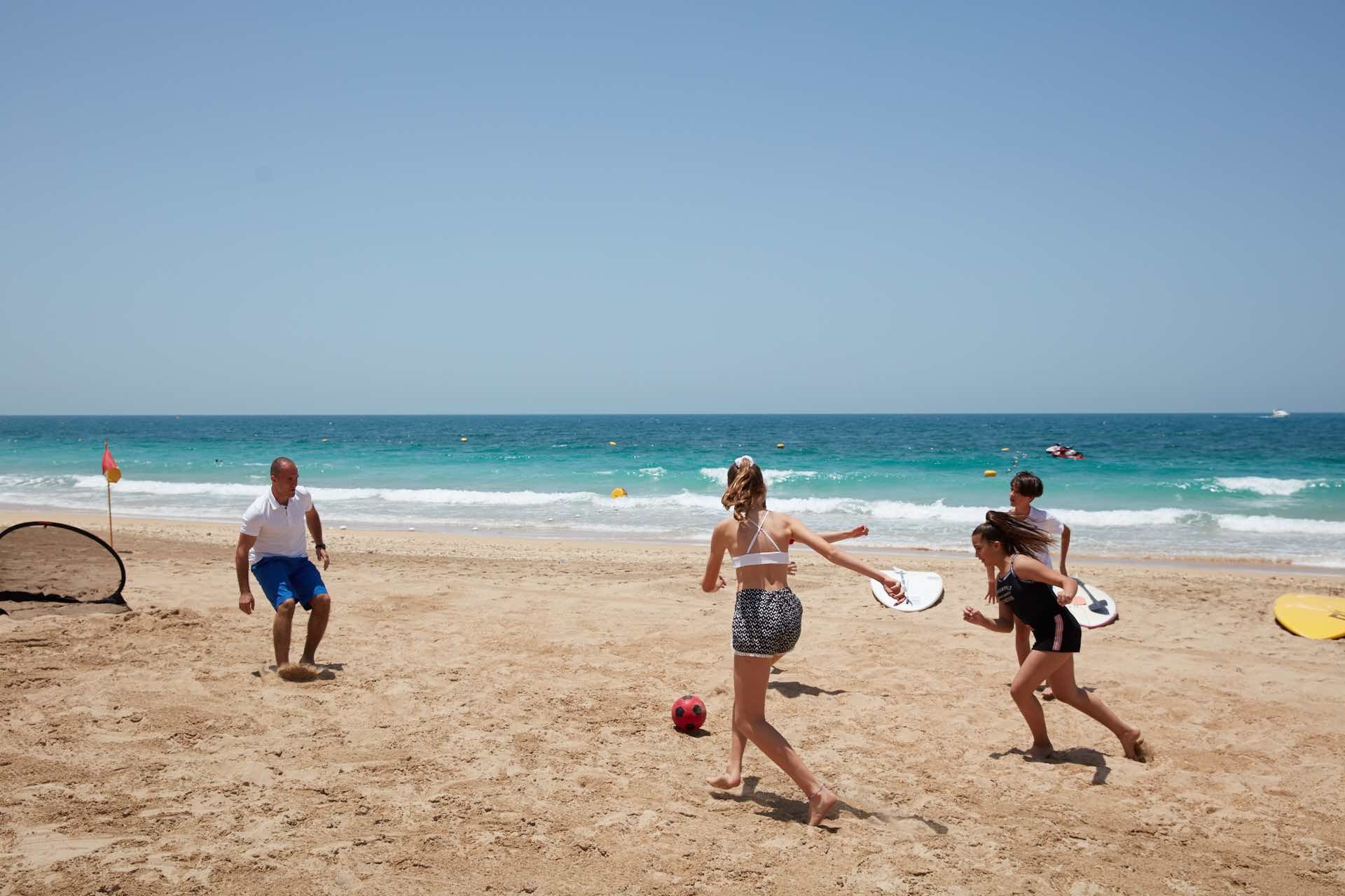 013 - Caesars Palace Bluewaters Dubai.jpg