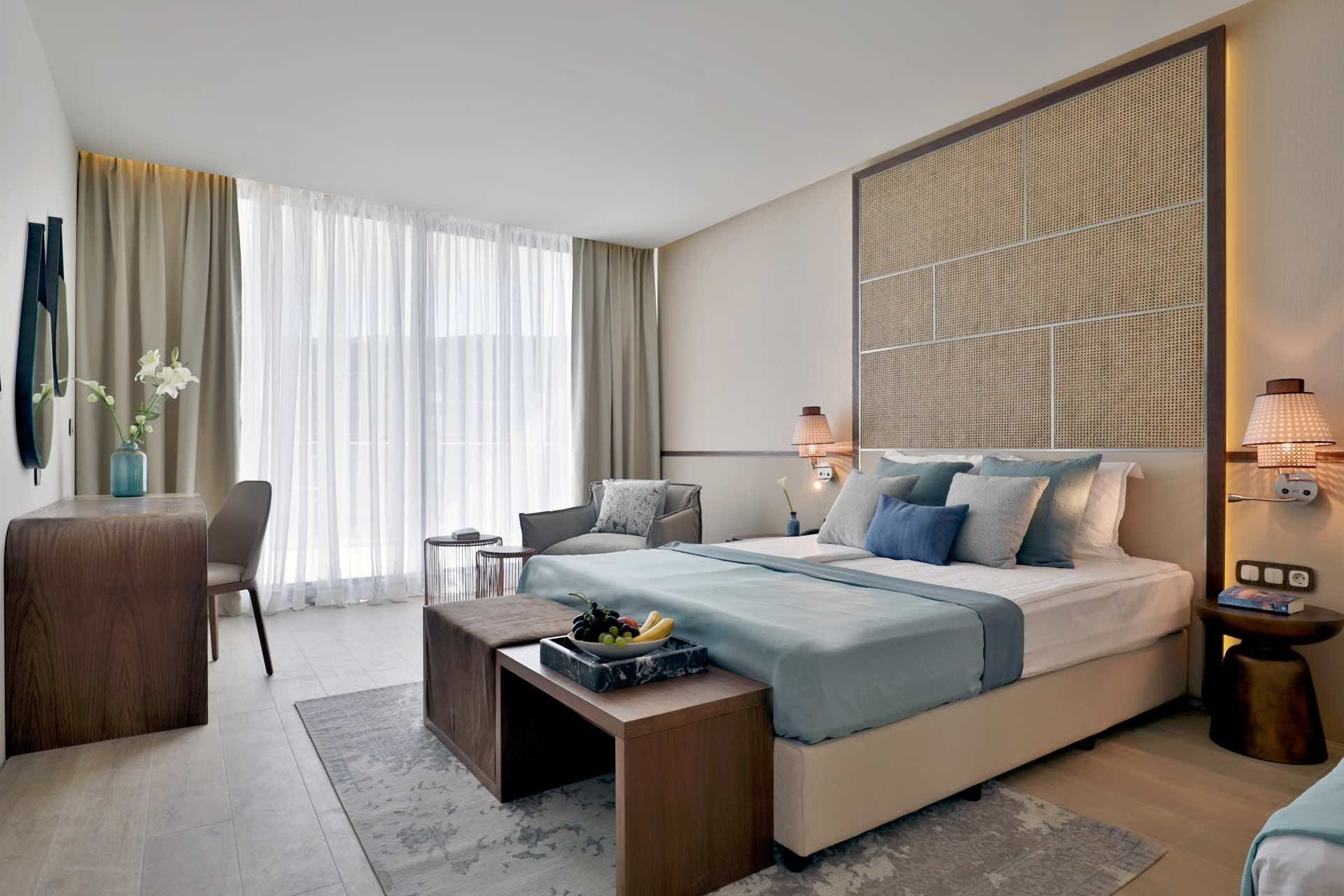 225392563 - Wave Resort.jpg