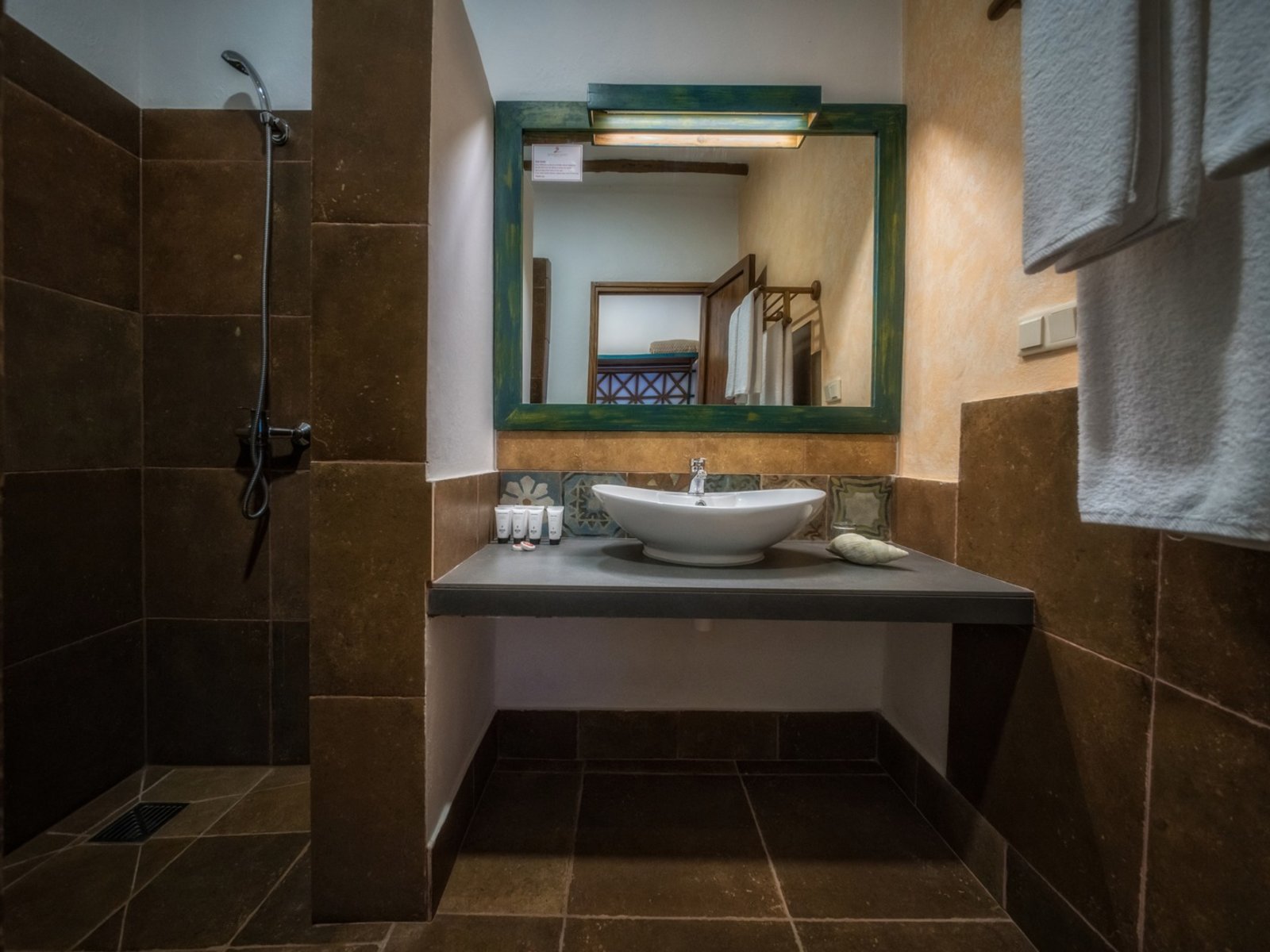 038 - Zanzibar Queen Hotel.jpg