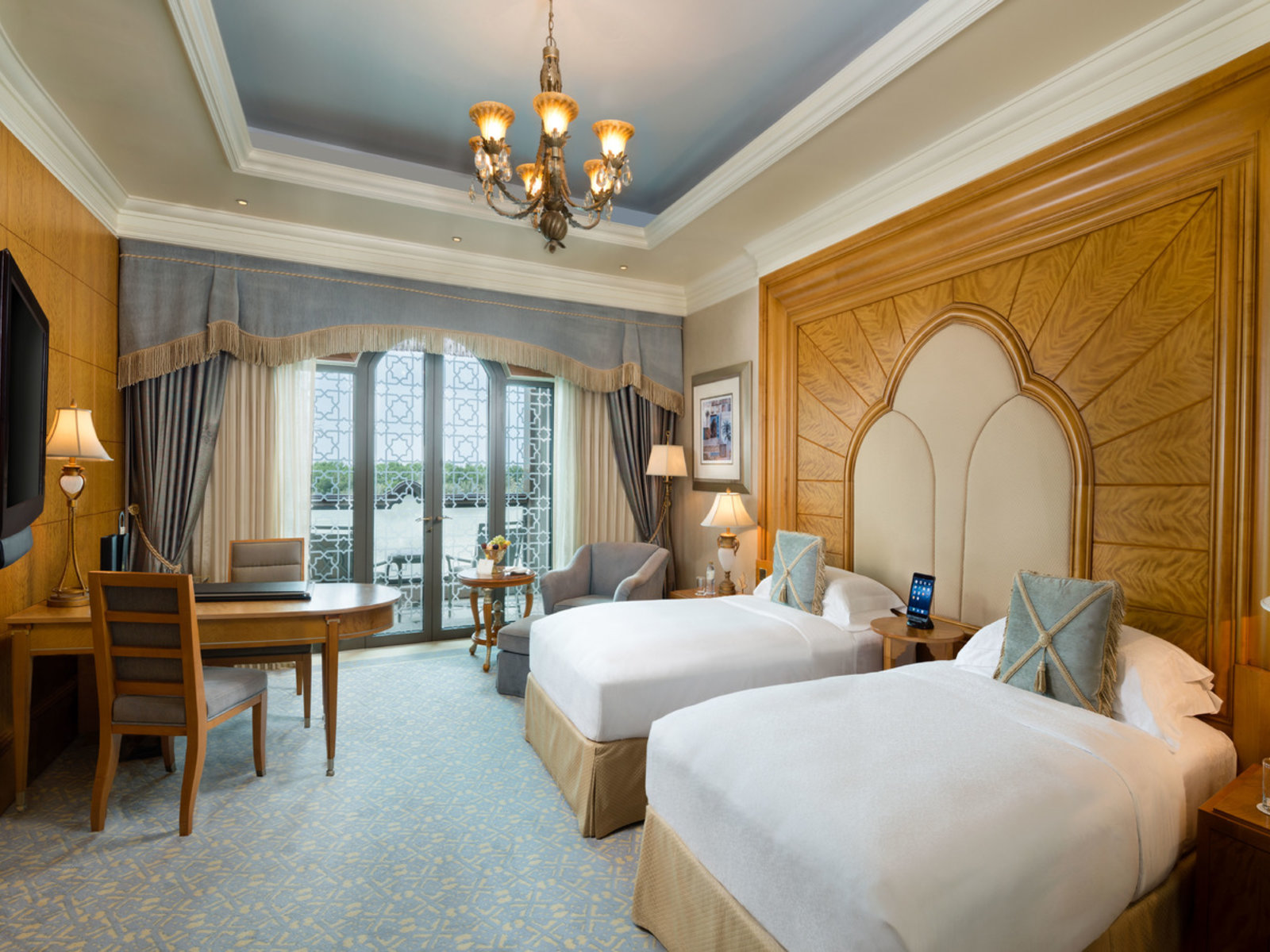 045 - Emirates Palace.jpg