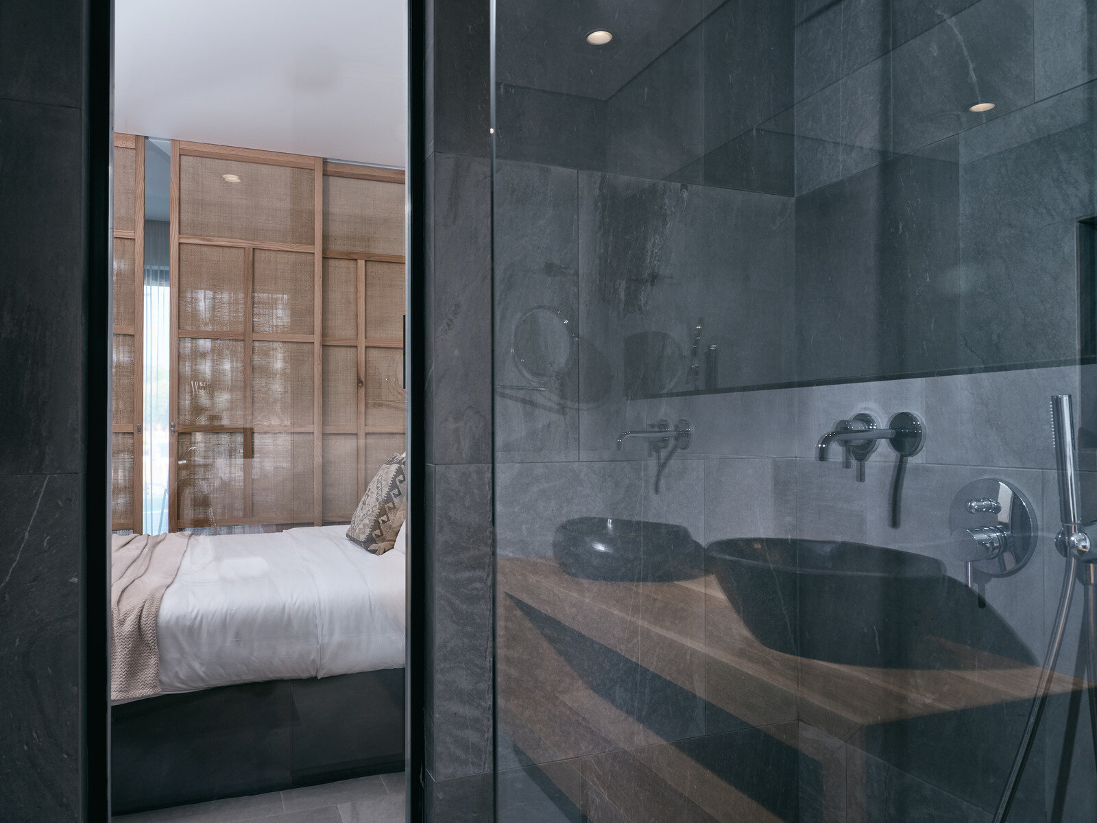 011 - Aqua Bay Suites .jpg