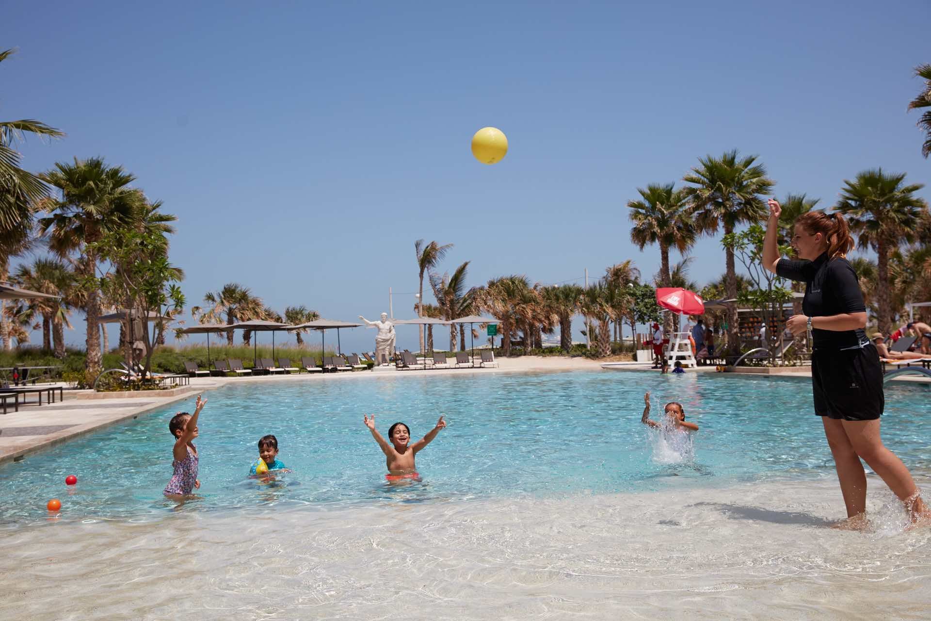 006 - Caesars Palace Bluewaters Dubai.jpg