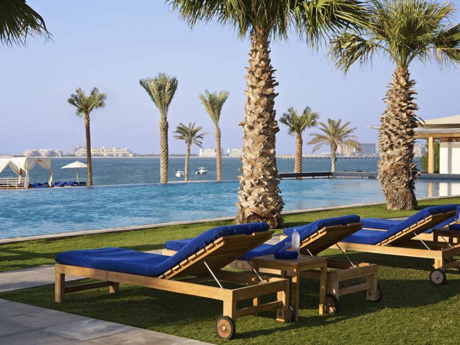 029 - DoubleTree by Hilton Dubai Jumeirah Beach.jpg