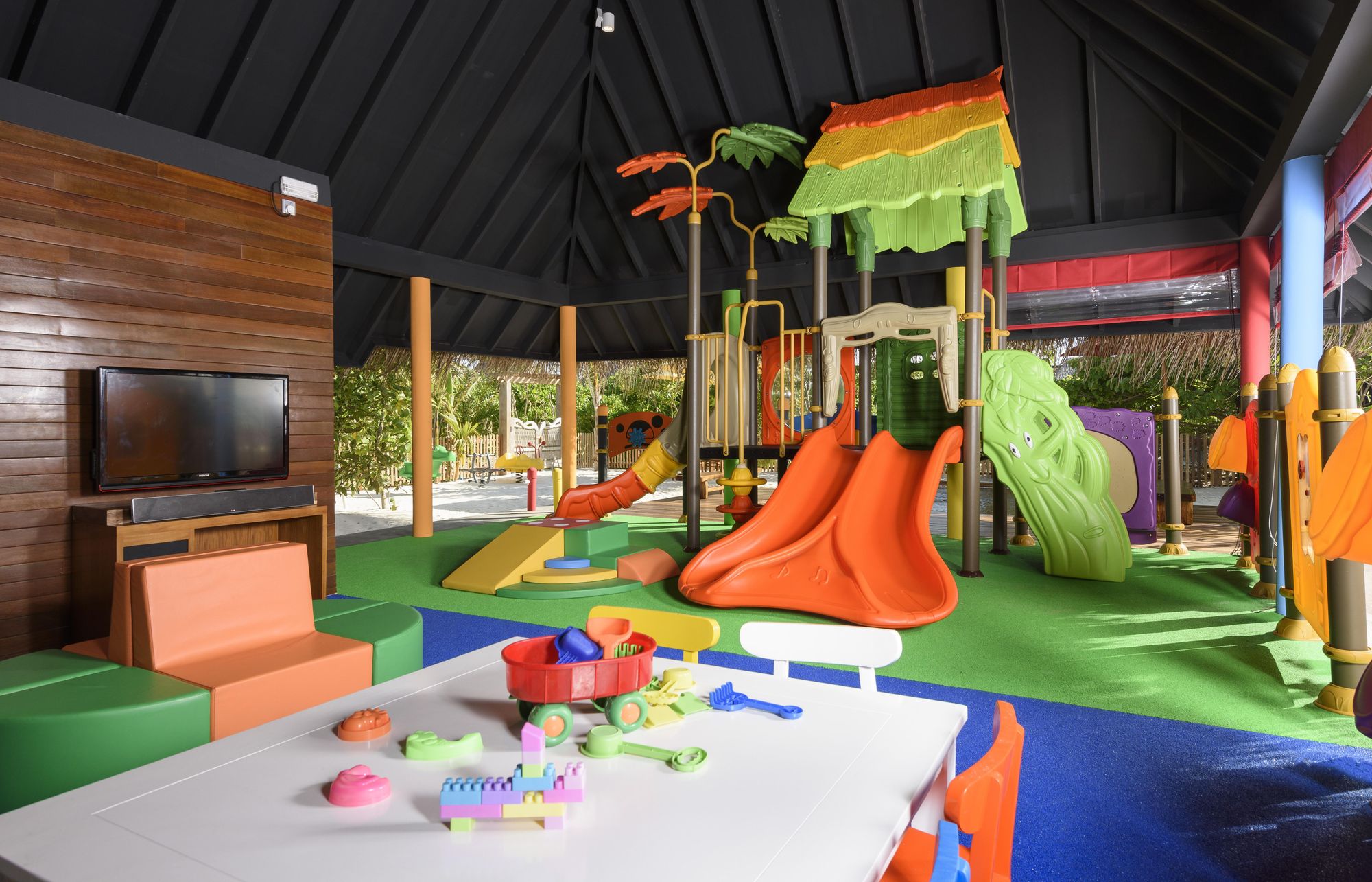 021 - Dhigufaru Island Resort.jpg