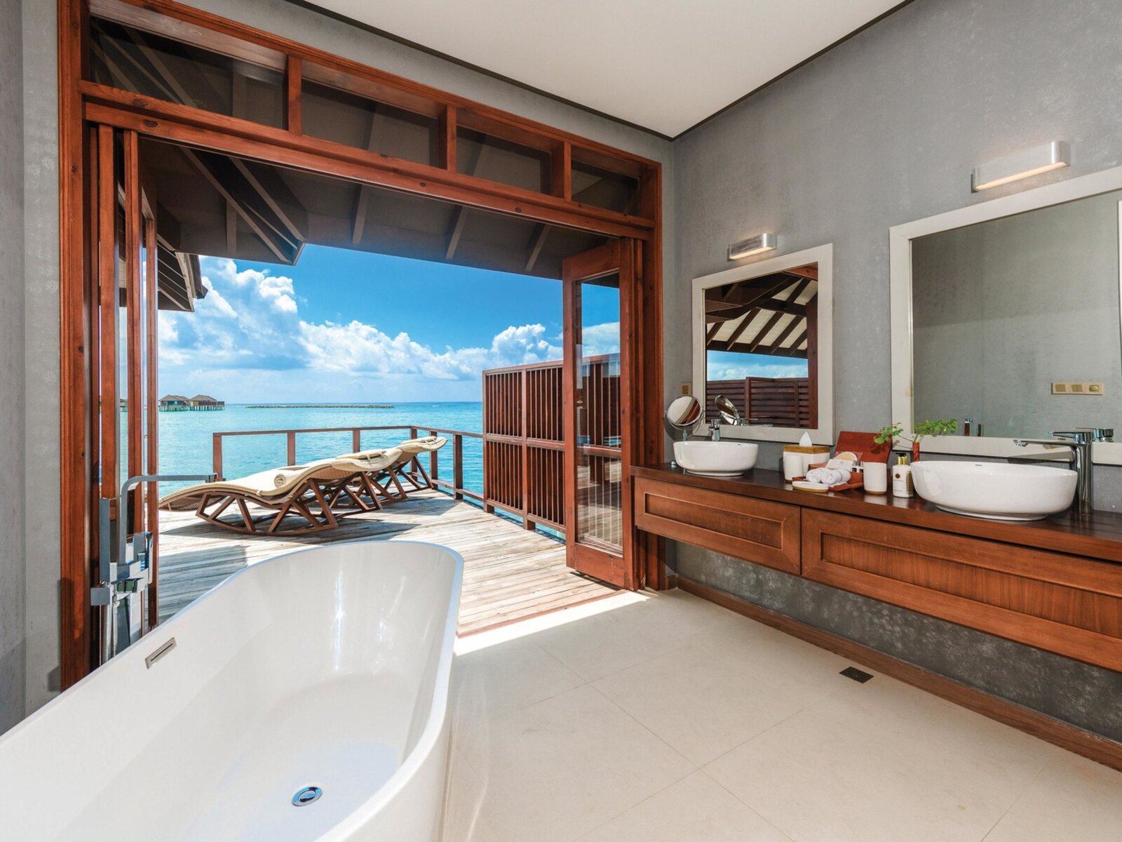 035 - VARU by Atmosphere.jpg