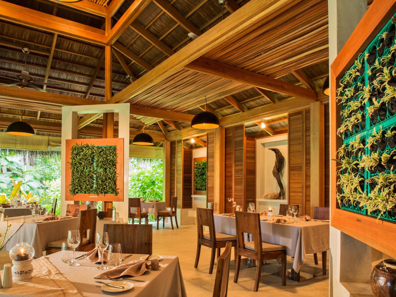 014 - Kuramathi Island Resort.jpg