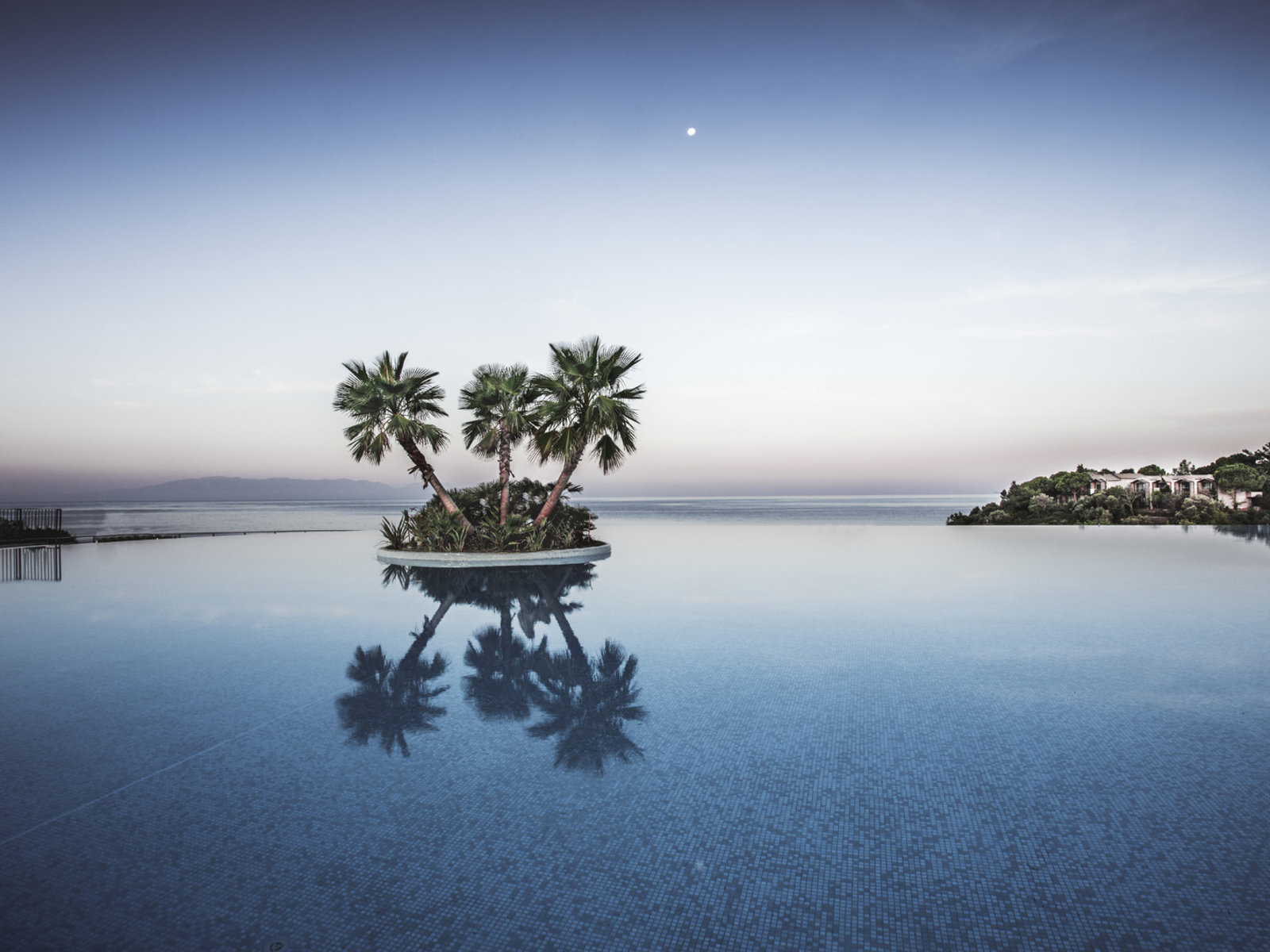 007 - Club Marvy by Paloma.jpg