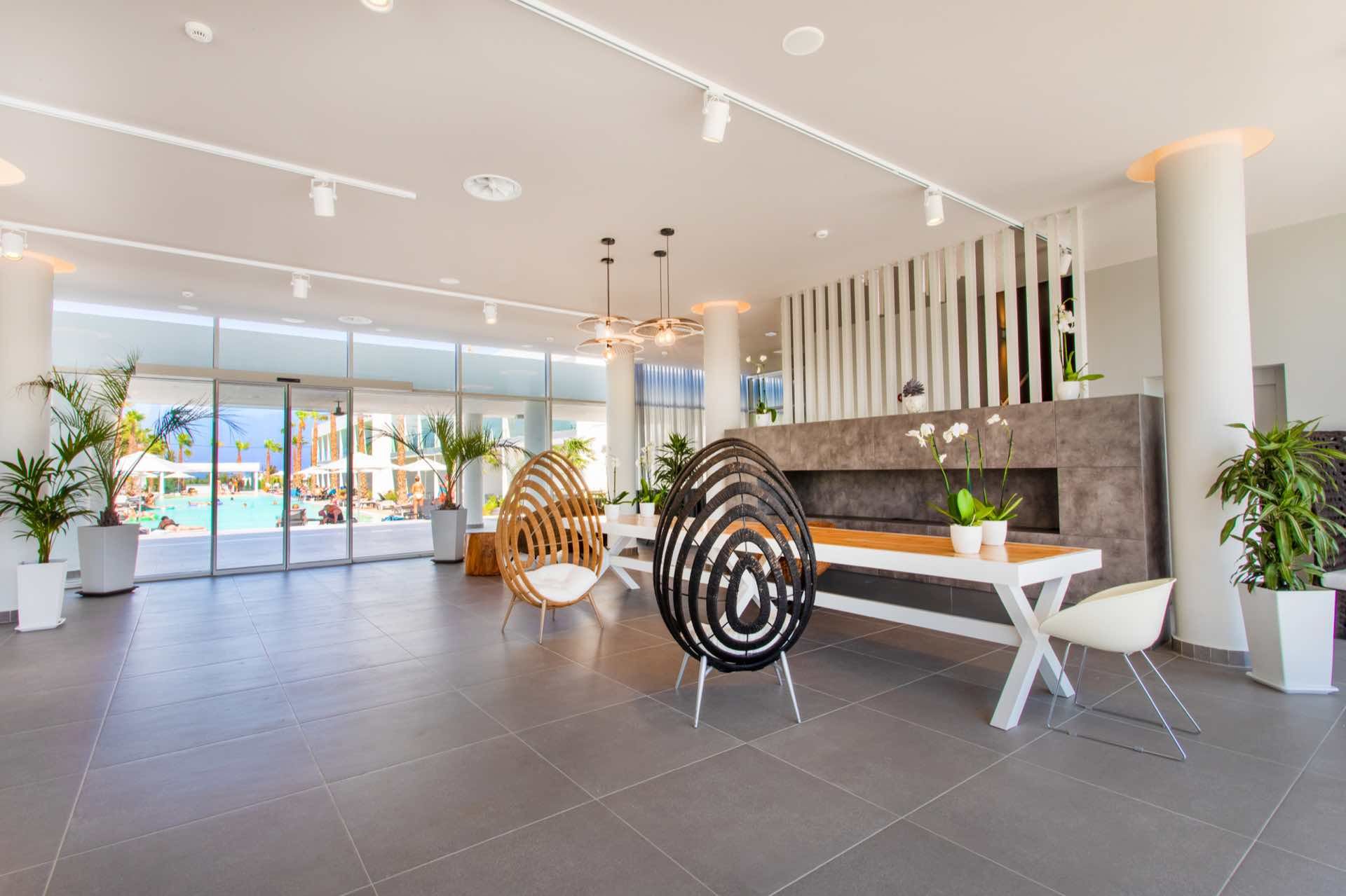 005 - White Dreams Resort.jpg