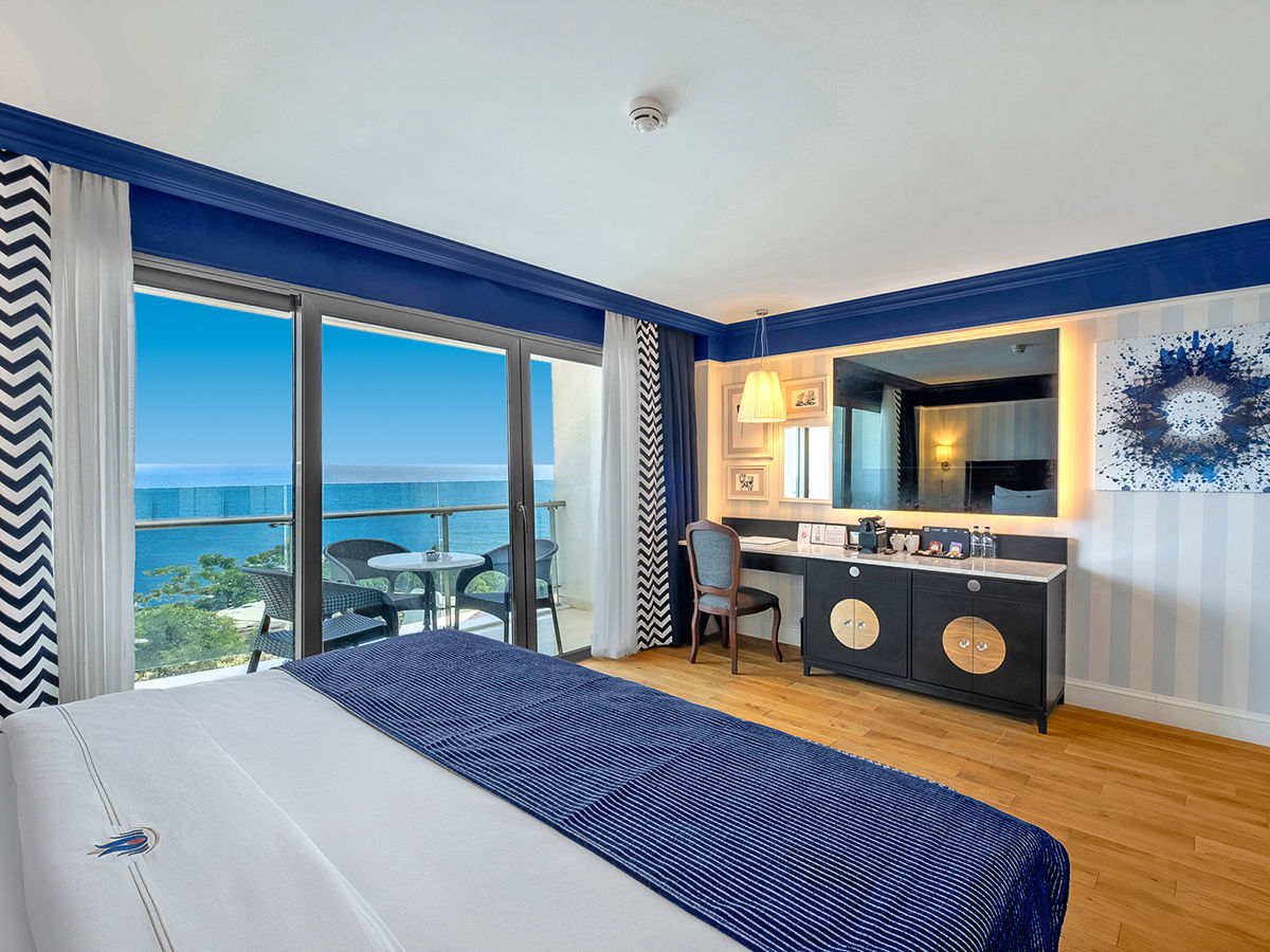 002 - Rubi Platinum Sign.jpg