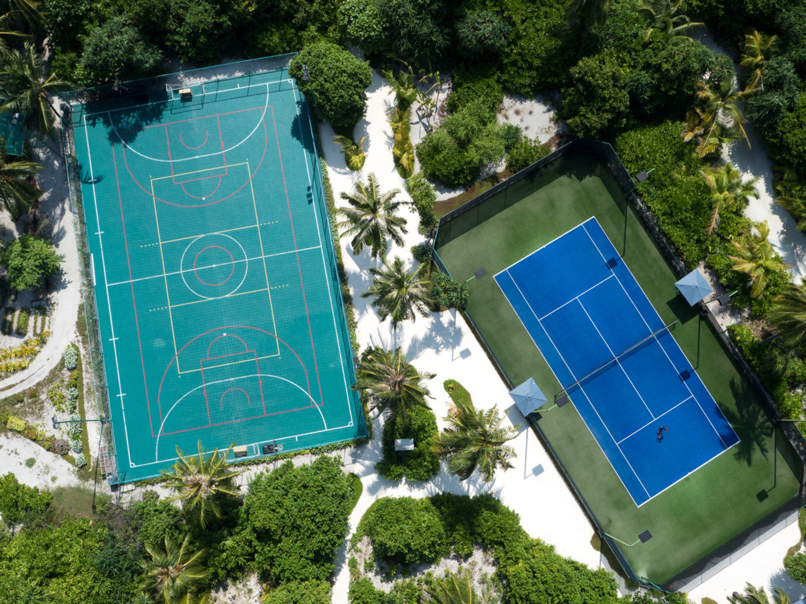 016 - Finolhu Resort.jpg