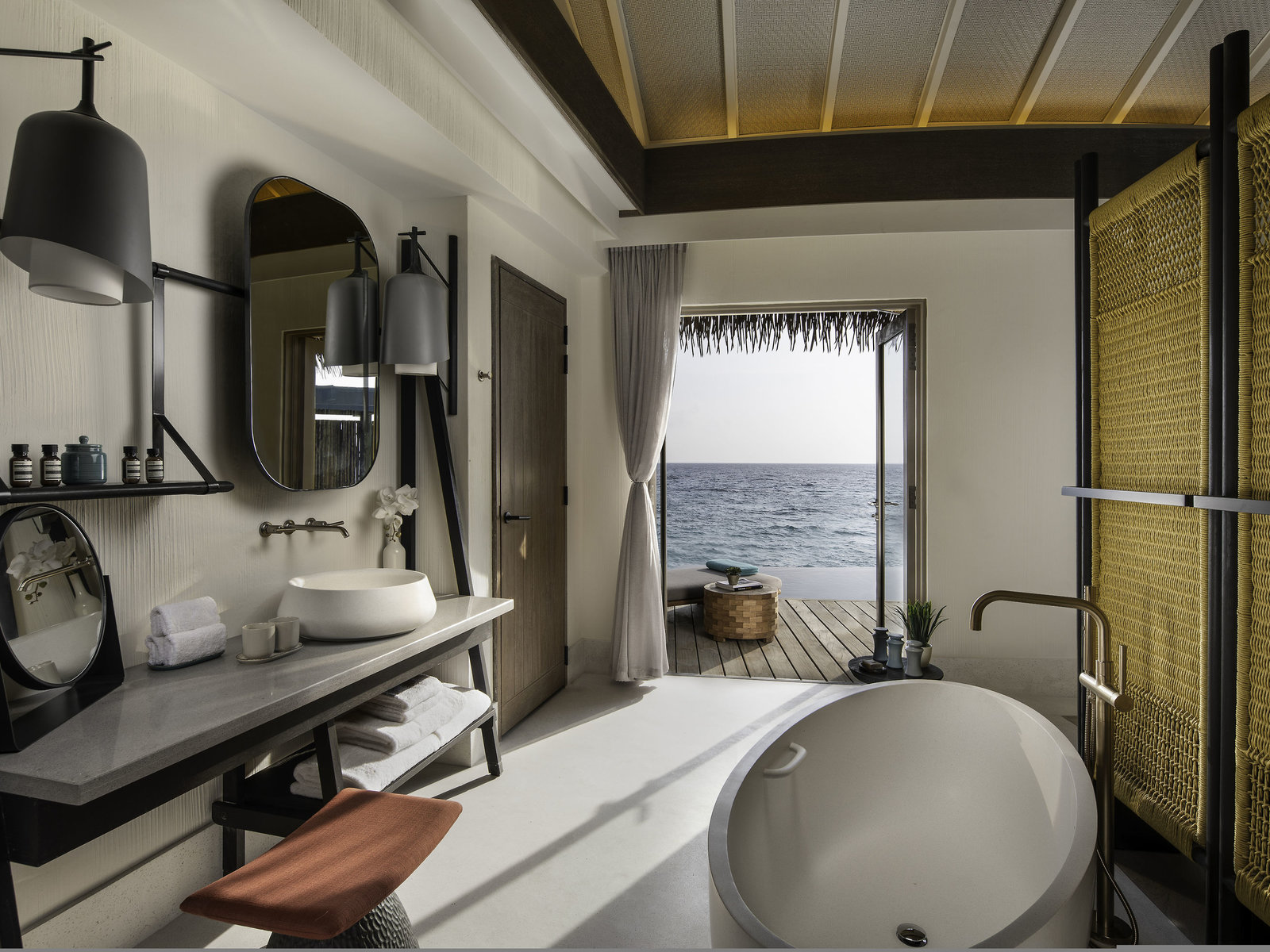 037 - InterContinental Maldives Maamunagau Resort .jpg