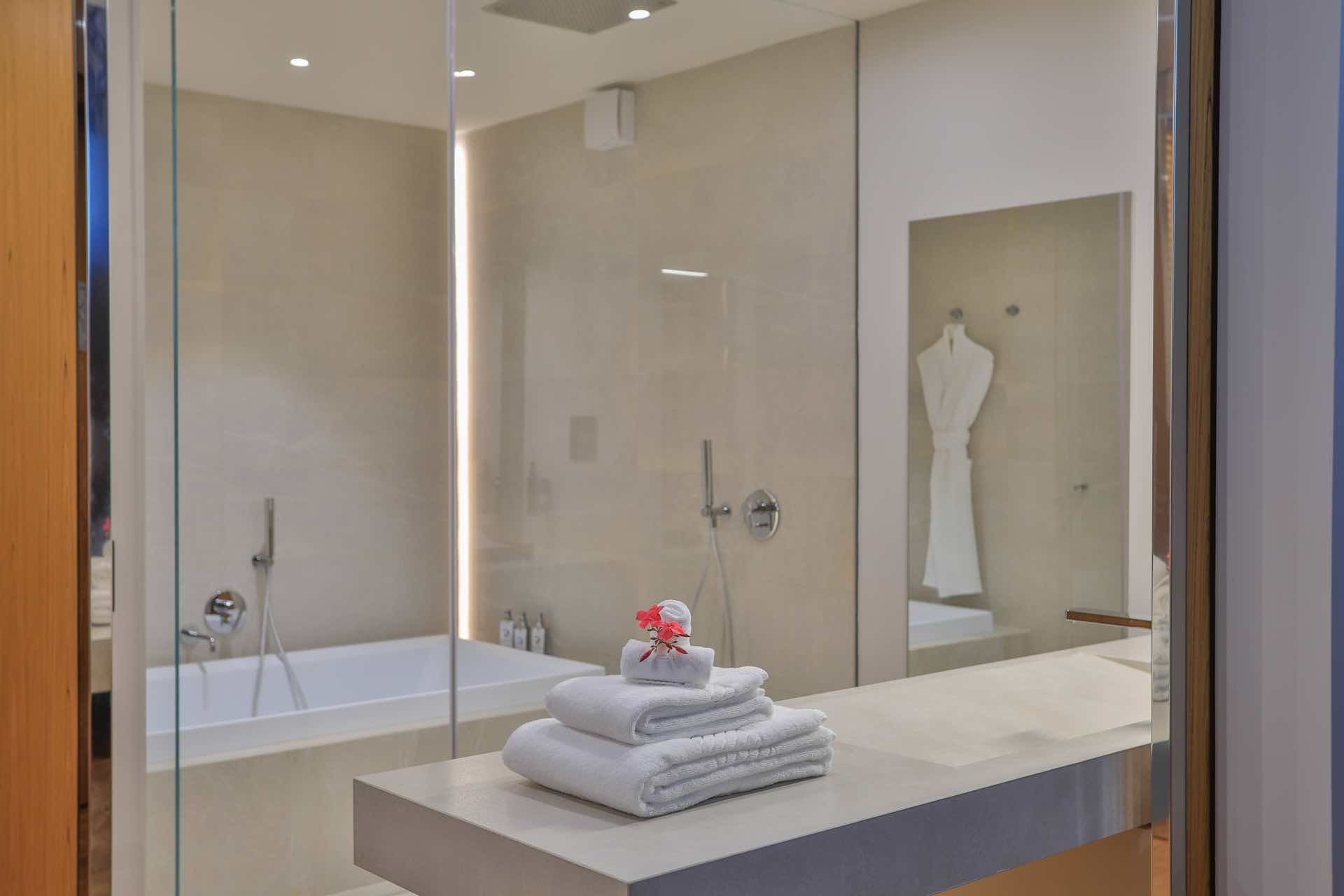 027 - Cinnamon Velifushi Maldives.jpg