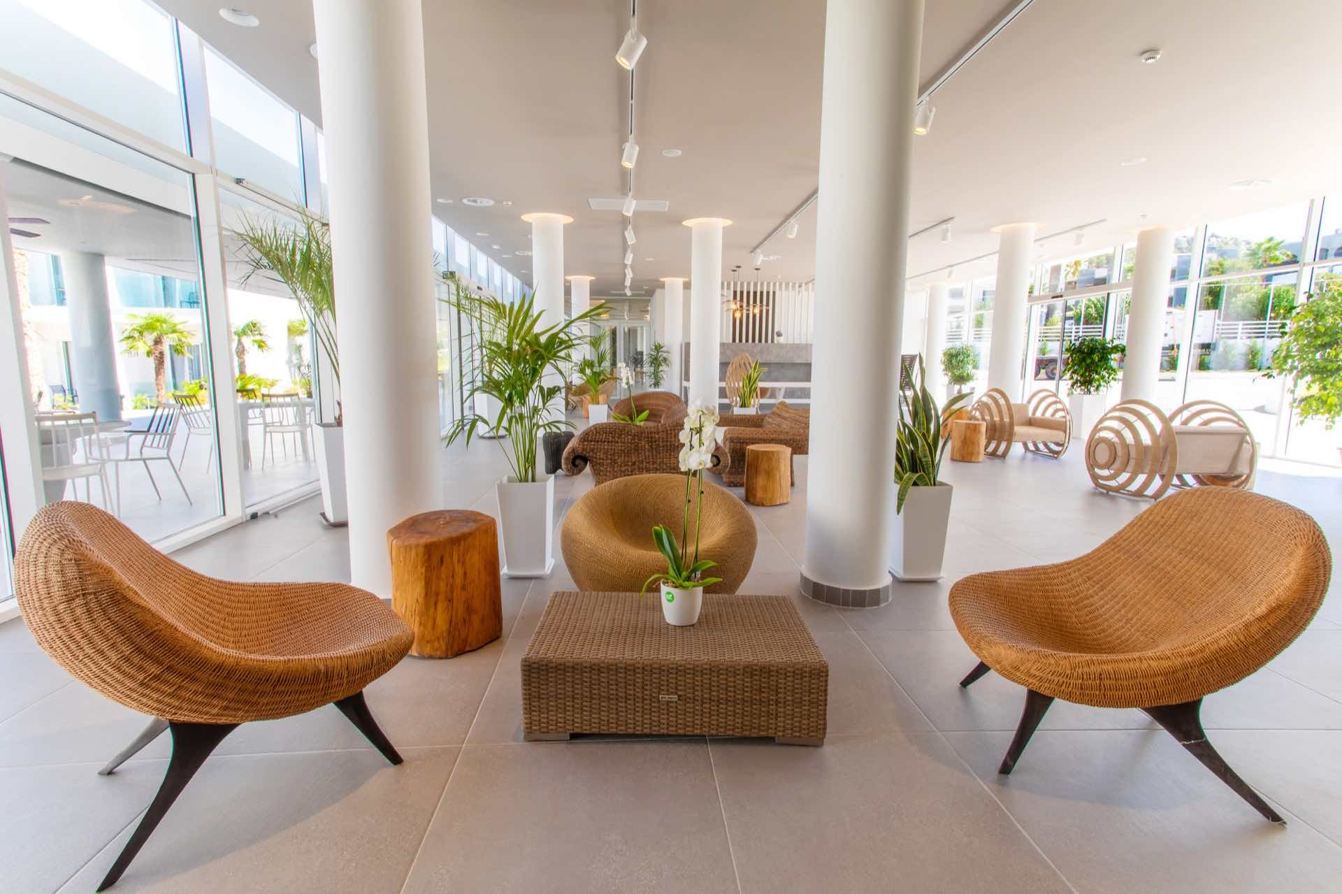 020 - White Dreams Resort.jpg