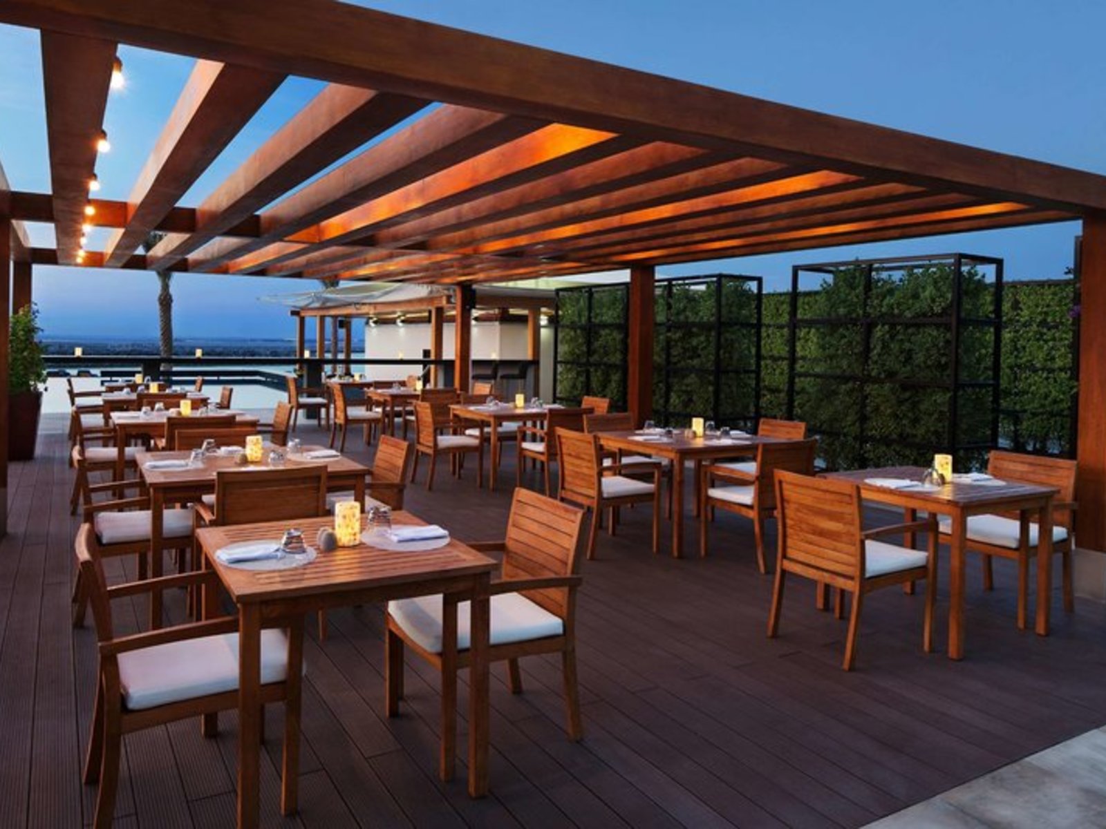 049 - DoubleTree by Hilton Dubai Jumeirah Beach.jpg