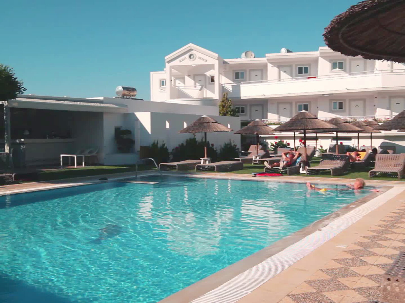 001 - Cooks Club Tigaki .jpg