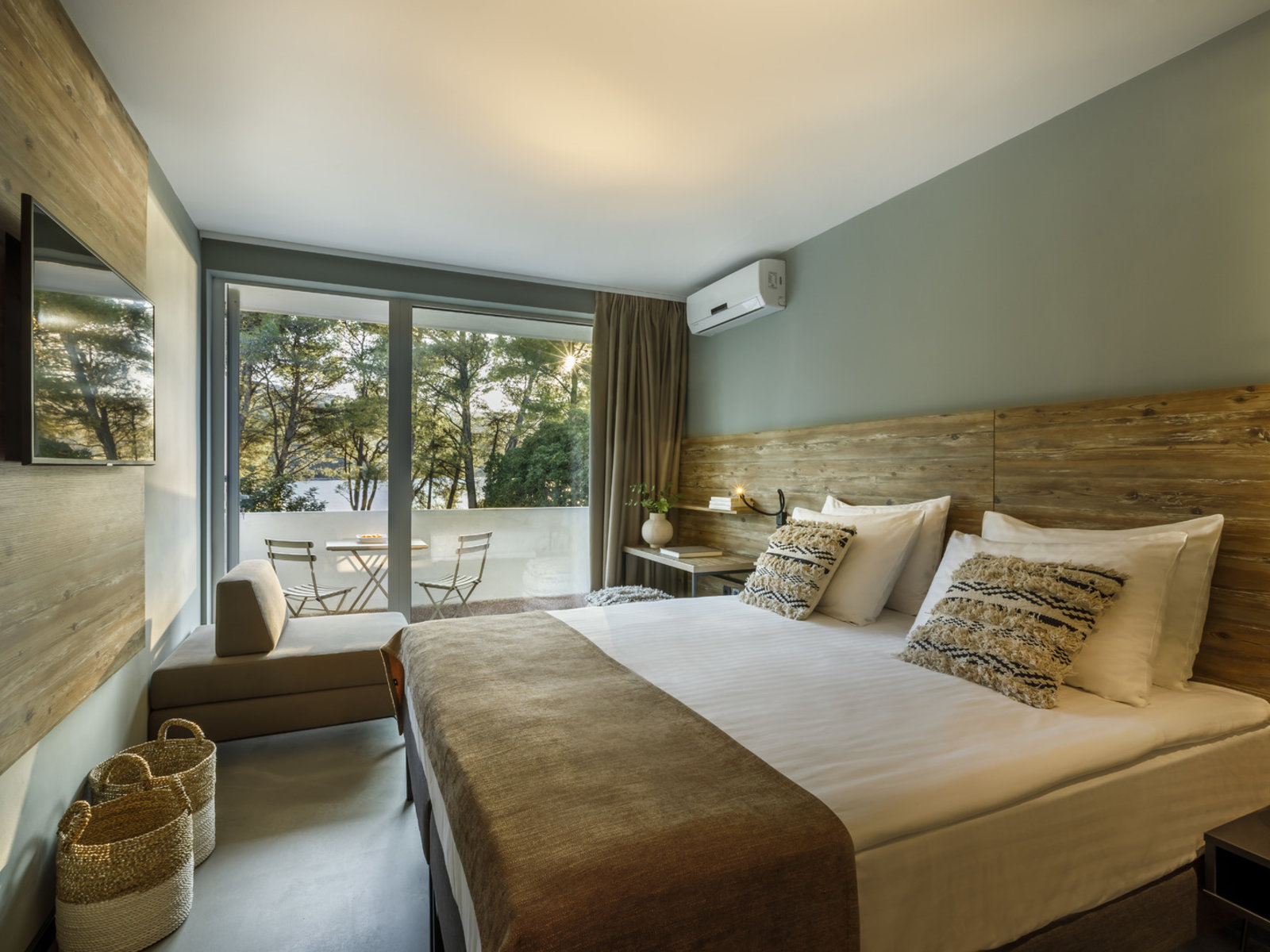 029 - ] by Valamar.jpg