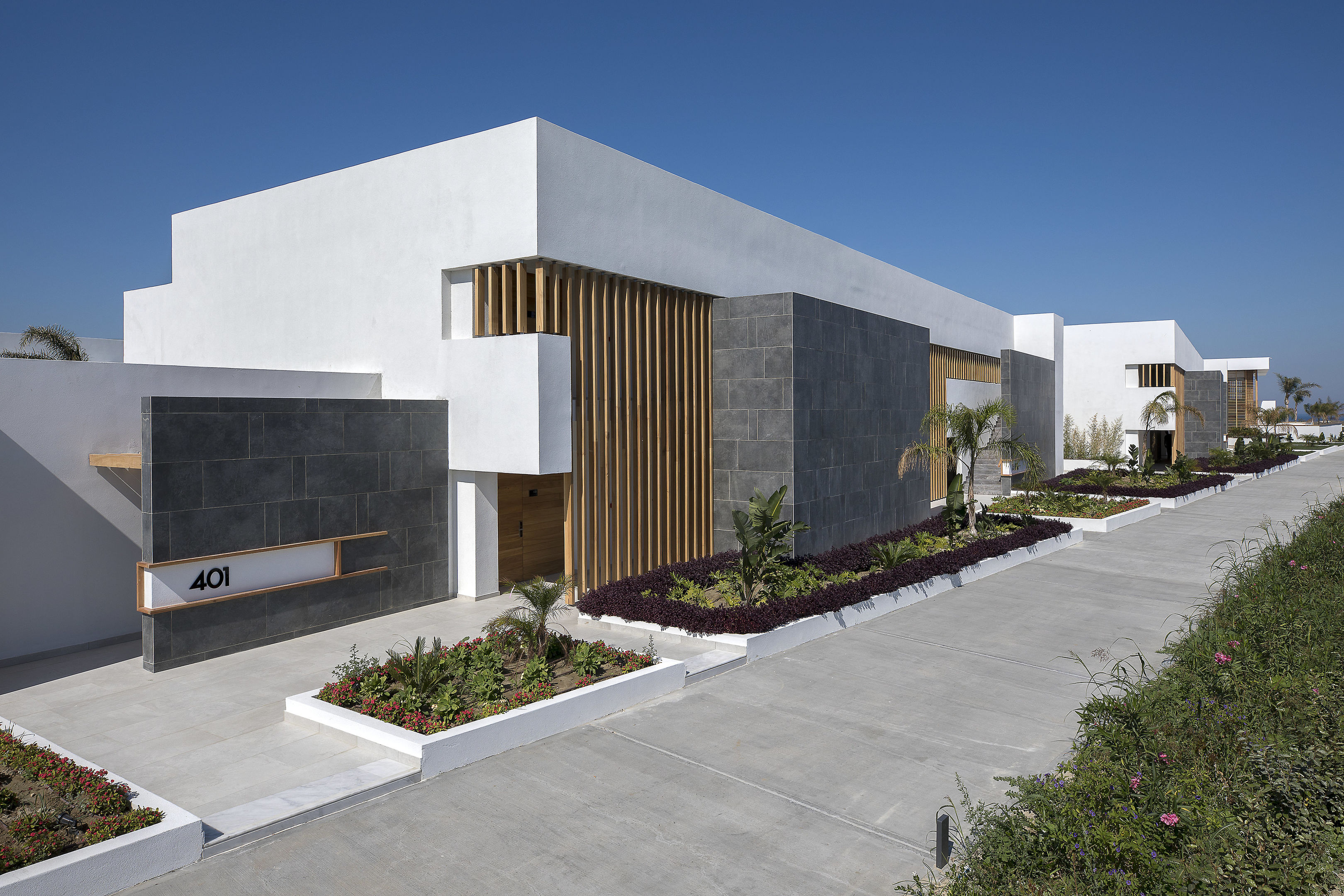 003 - D´Andrea Lagoon All-Suites .jpg