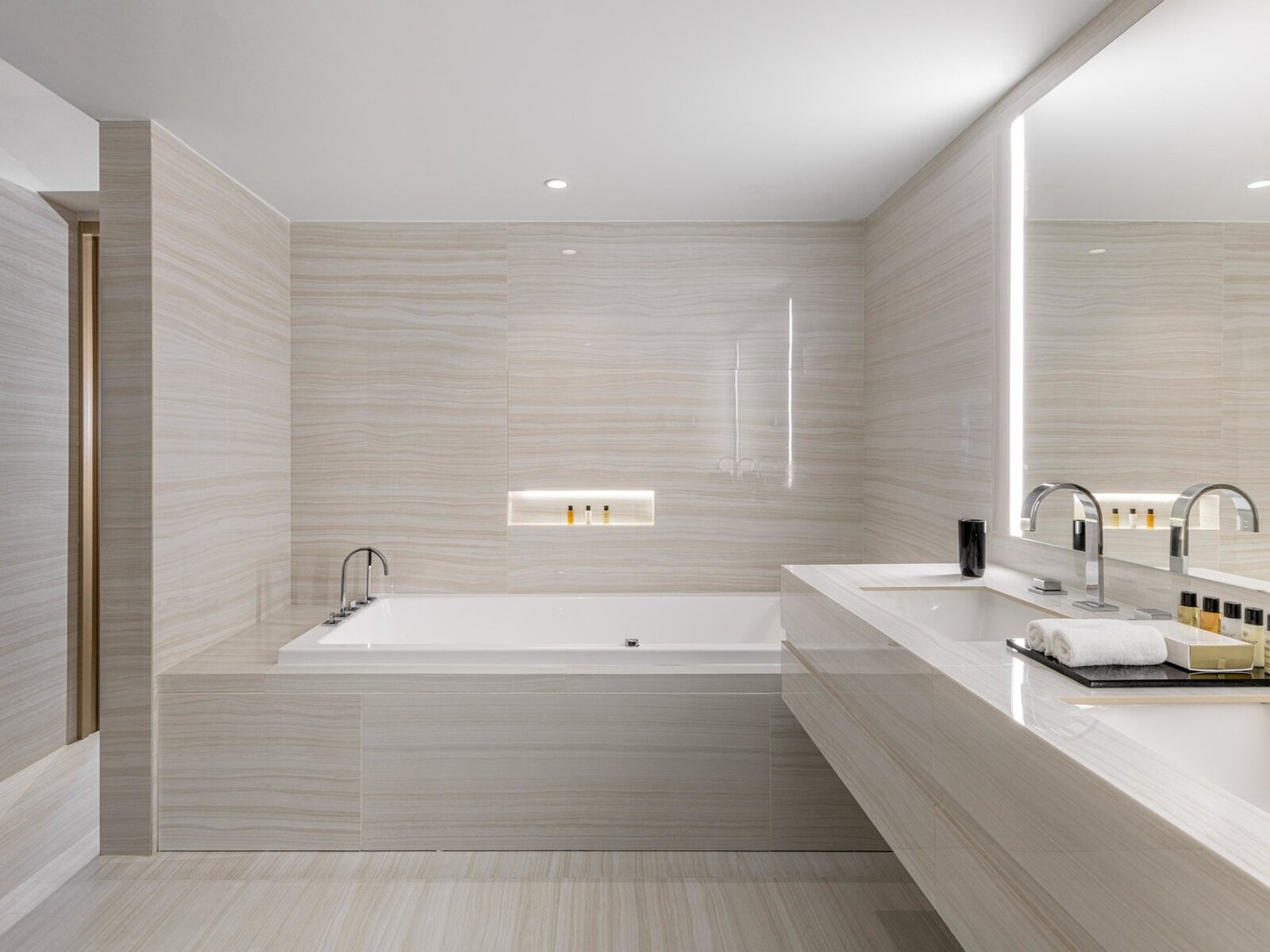 048 - Amarande Hotel.jpg