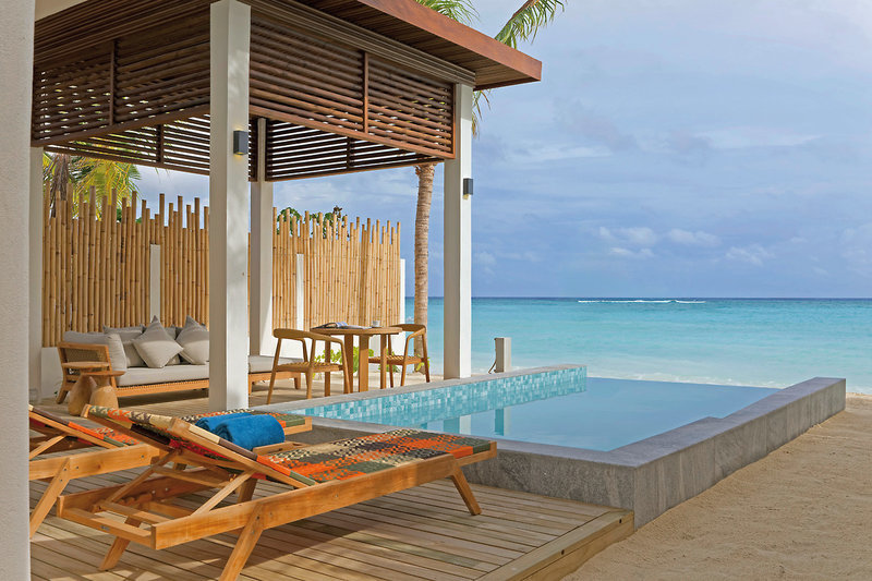 009 - Meyyafushi Maldives.jpg