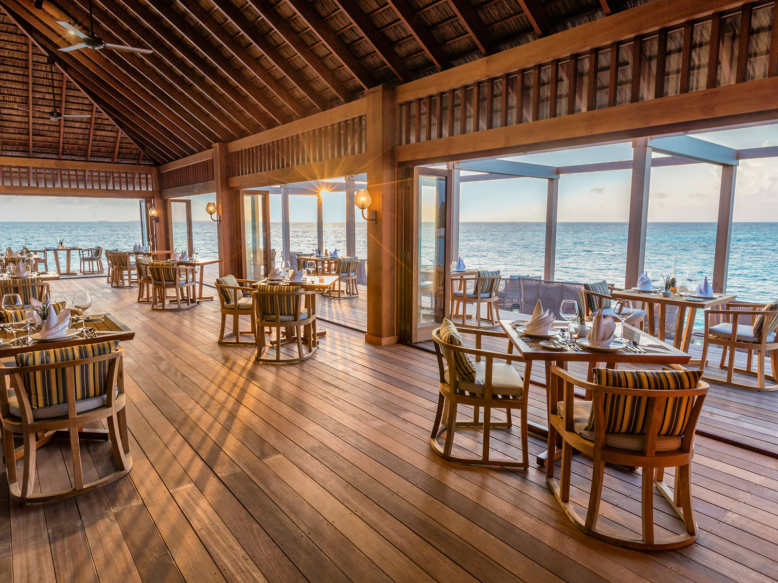 9150220 - Hurawalhi Island Resort Maldives.jpg