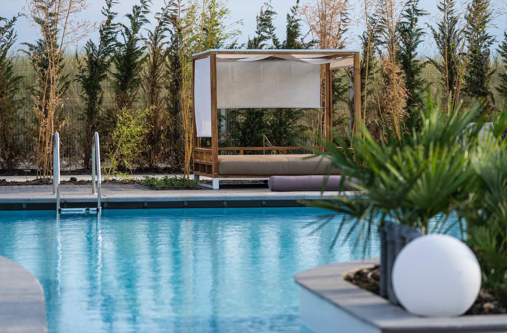 225392558 - Wave Resort.jpg