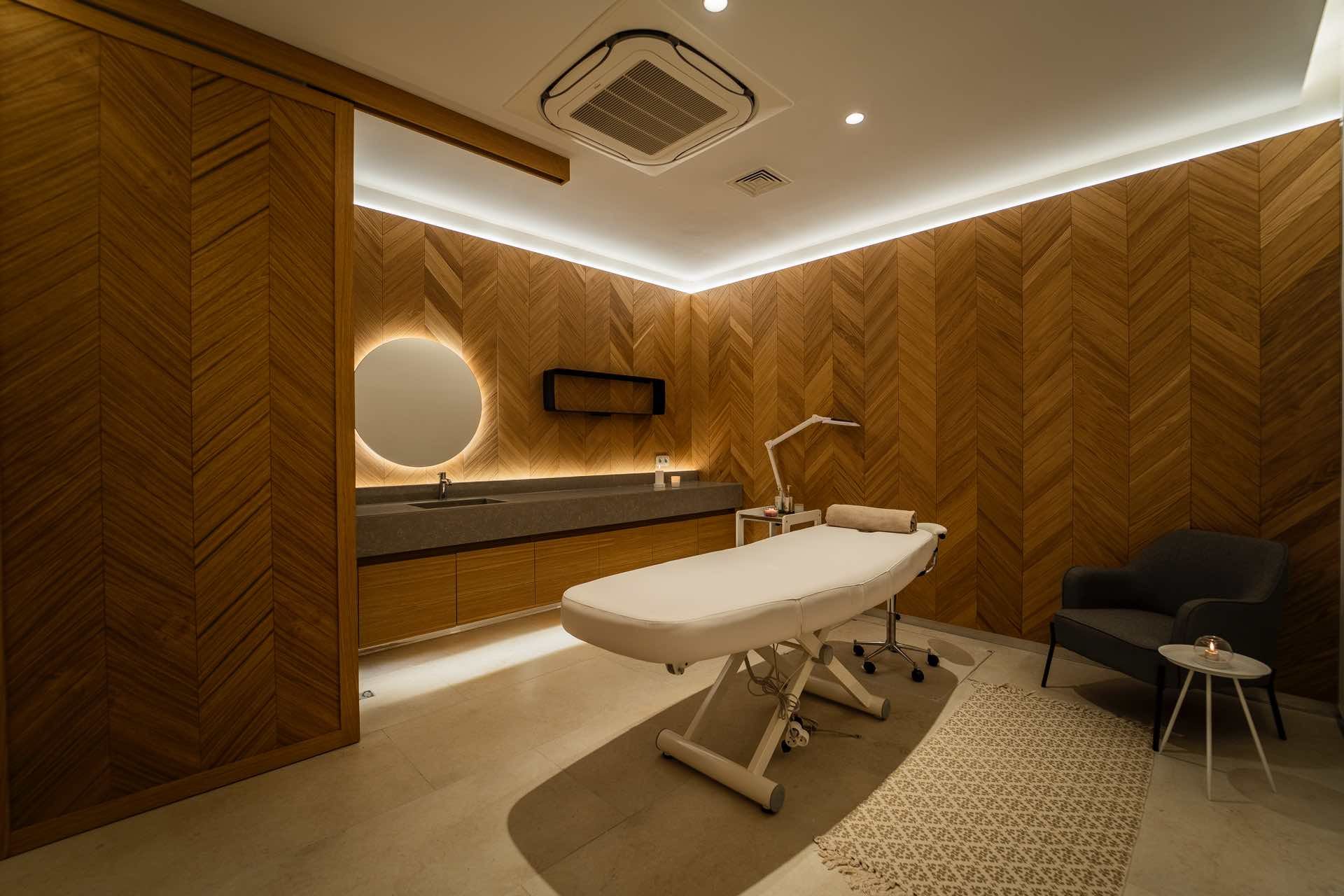 225392575 - Wave Resort.jpg