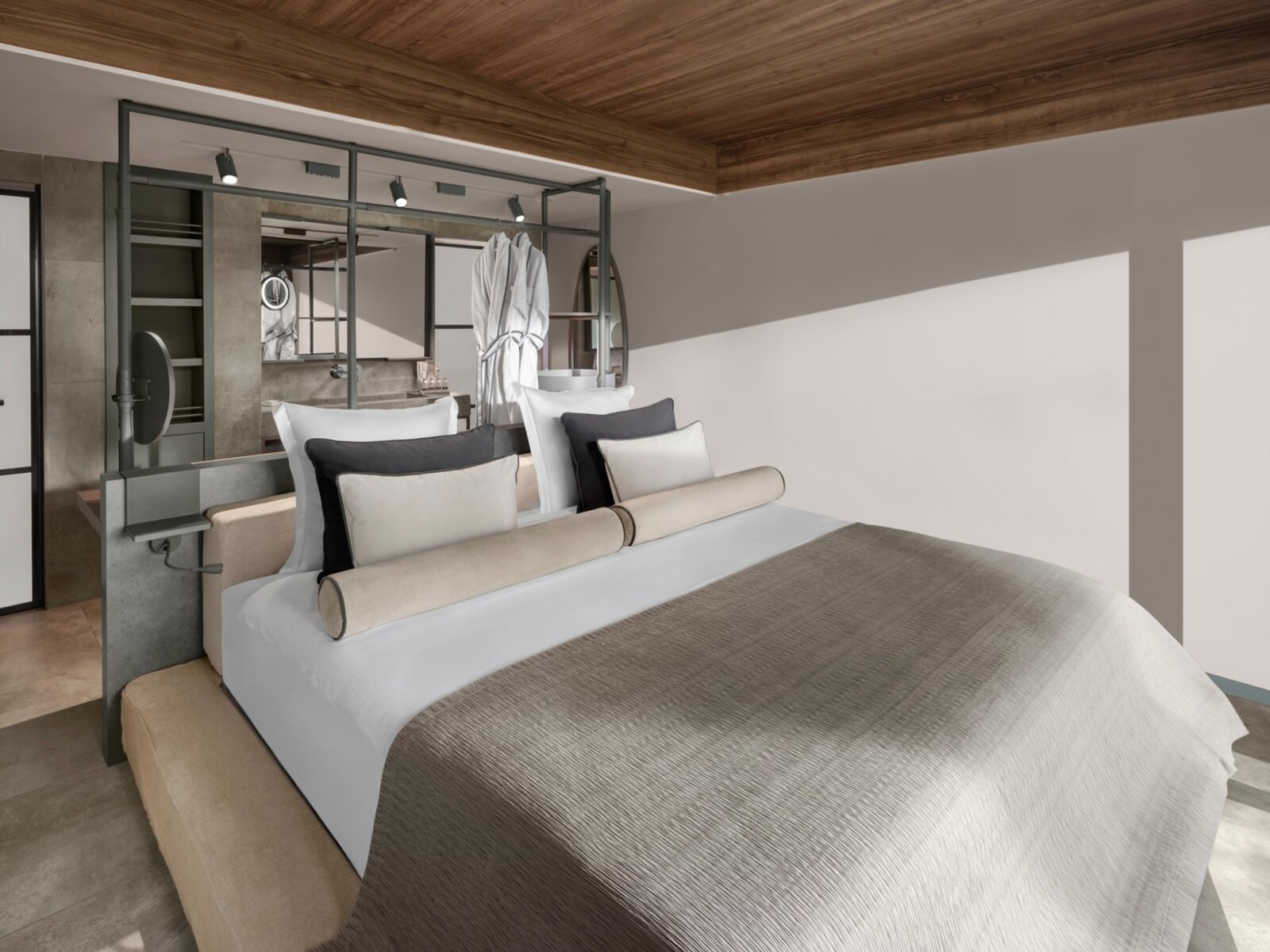 038 - PALOMA Finesse Side.jpg