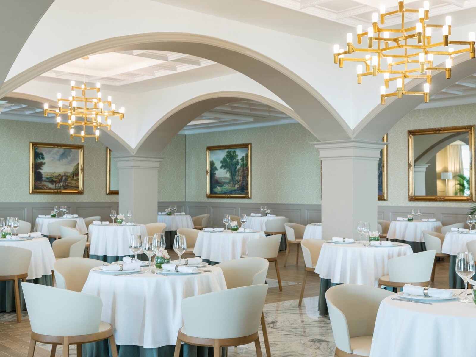 009 - Excellence Oyster Bay.jpg