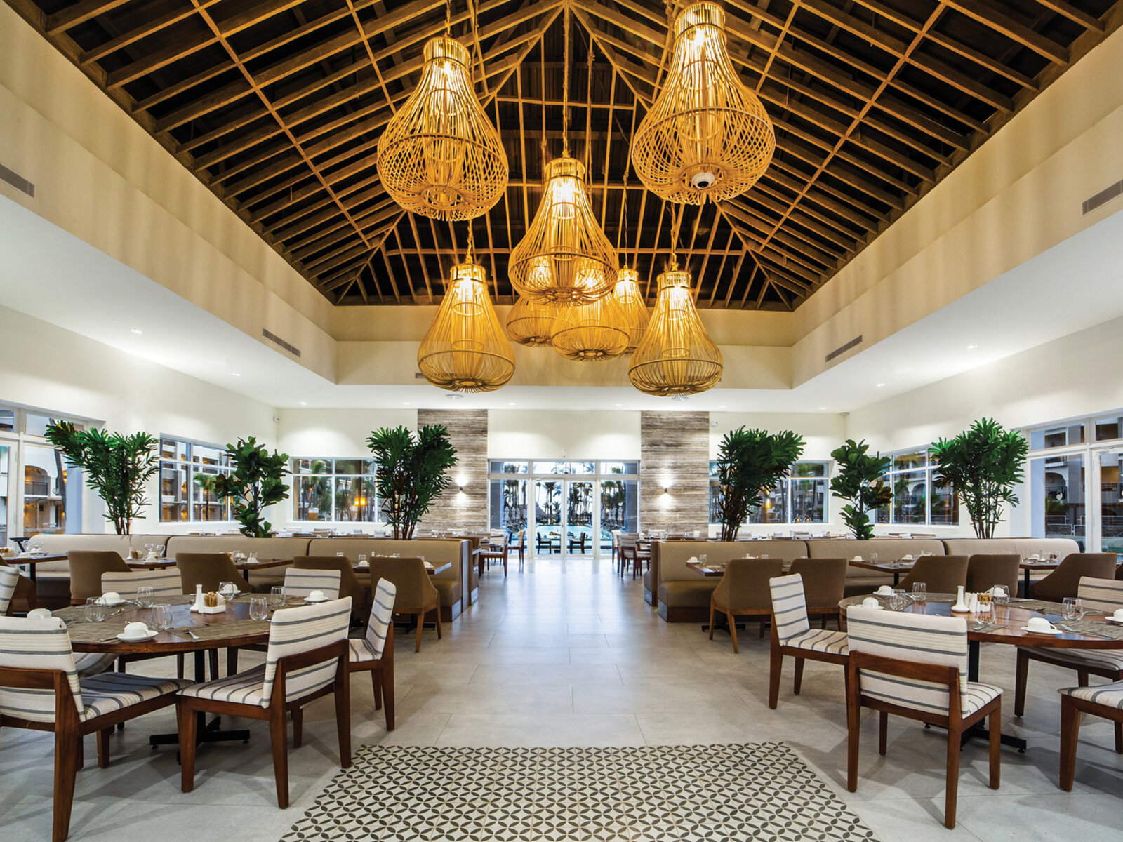 004 - Secrets Royal Beach Punta Cana.jpg