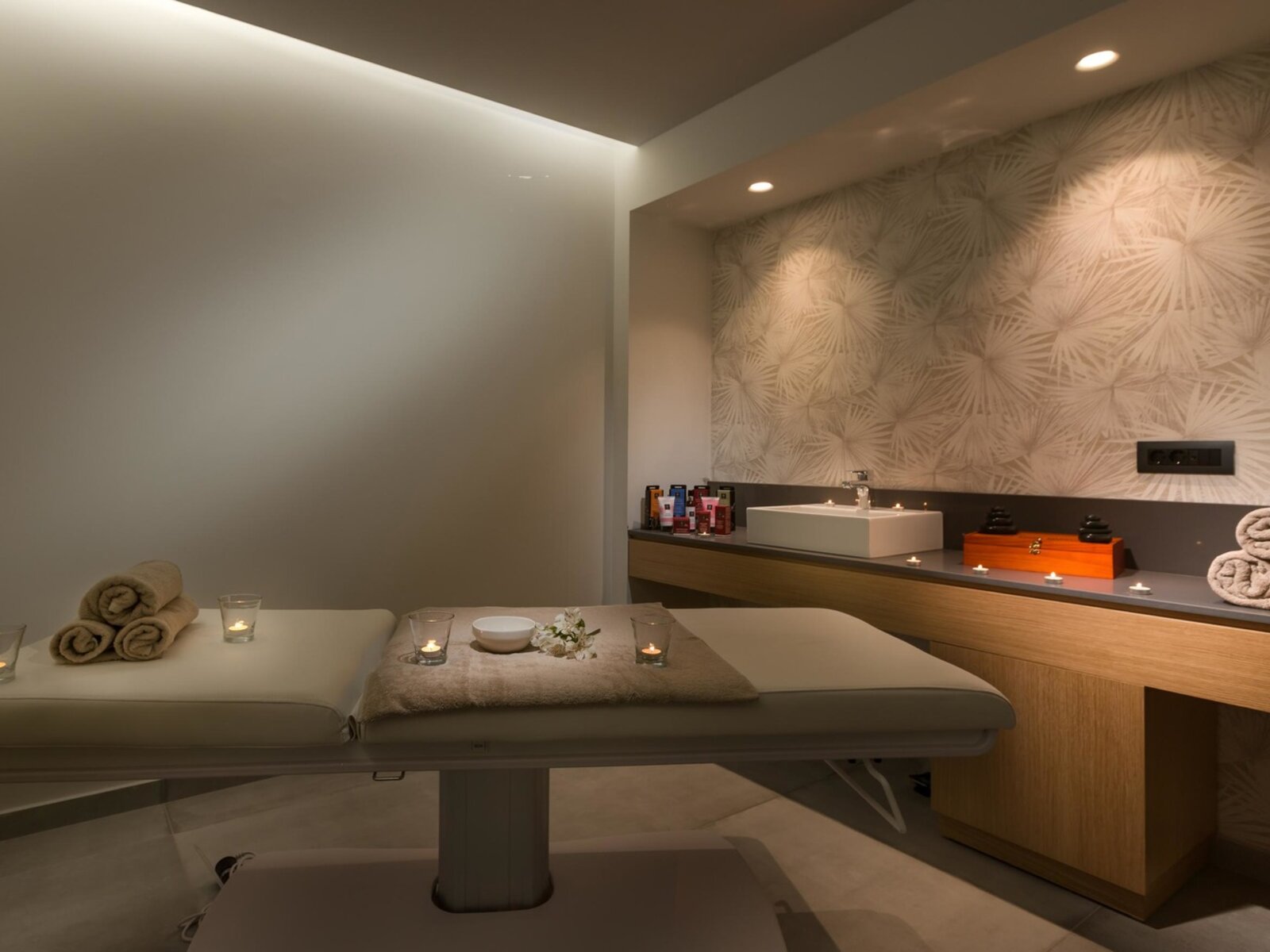 019 - Blue Lagoon Ocean Resort.jpg