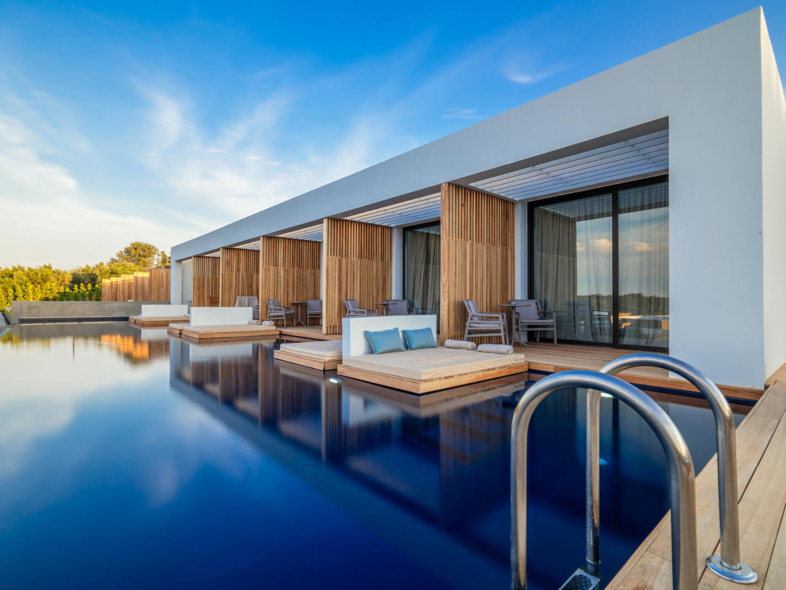 85032617 - Zante Maris Suites.jpg