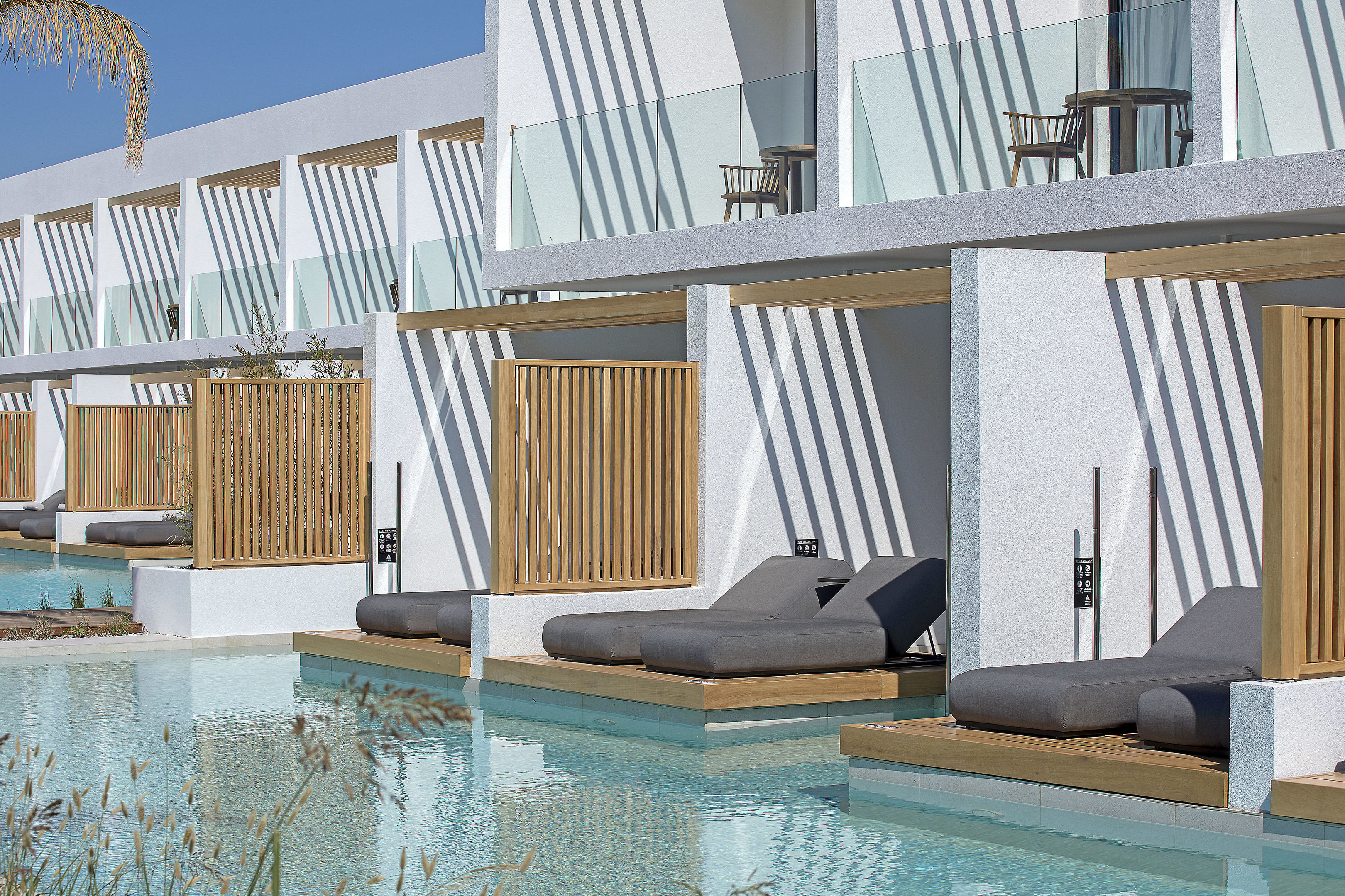 007 - D´Andrea Lagoon All-Suites .jpg