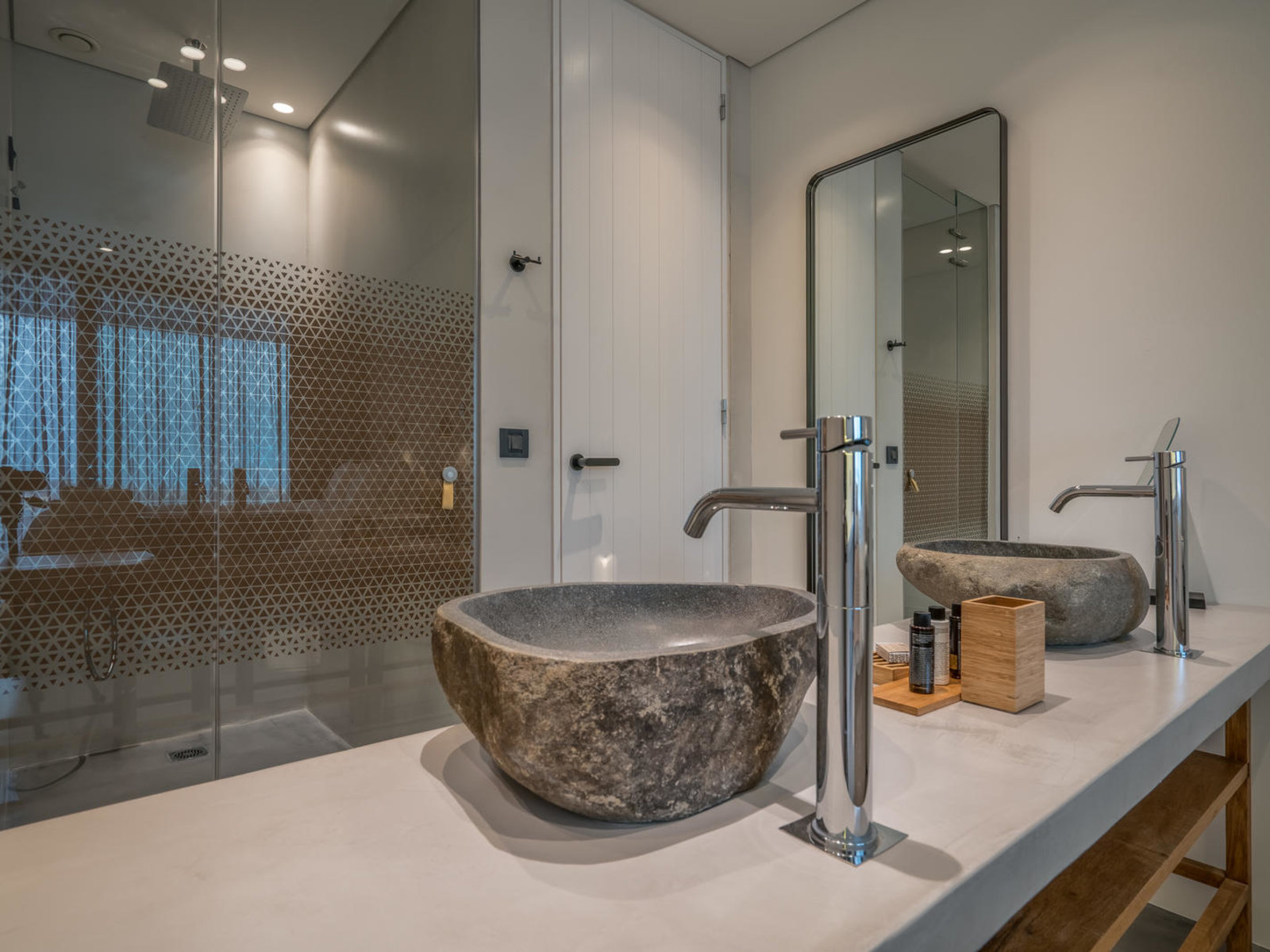 85032620 - Zante Maris Suites.jpg