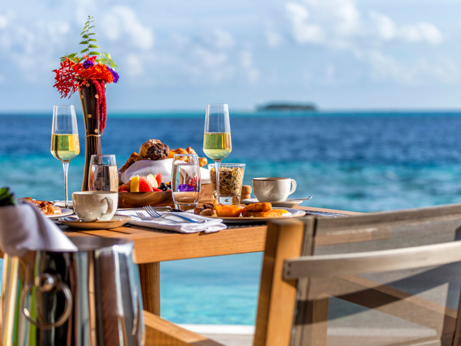 9150236 - Hurawalhi Island Resort Maldives.jpg