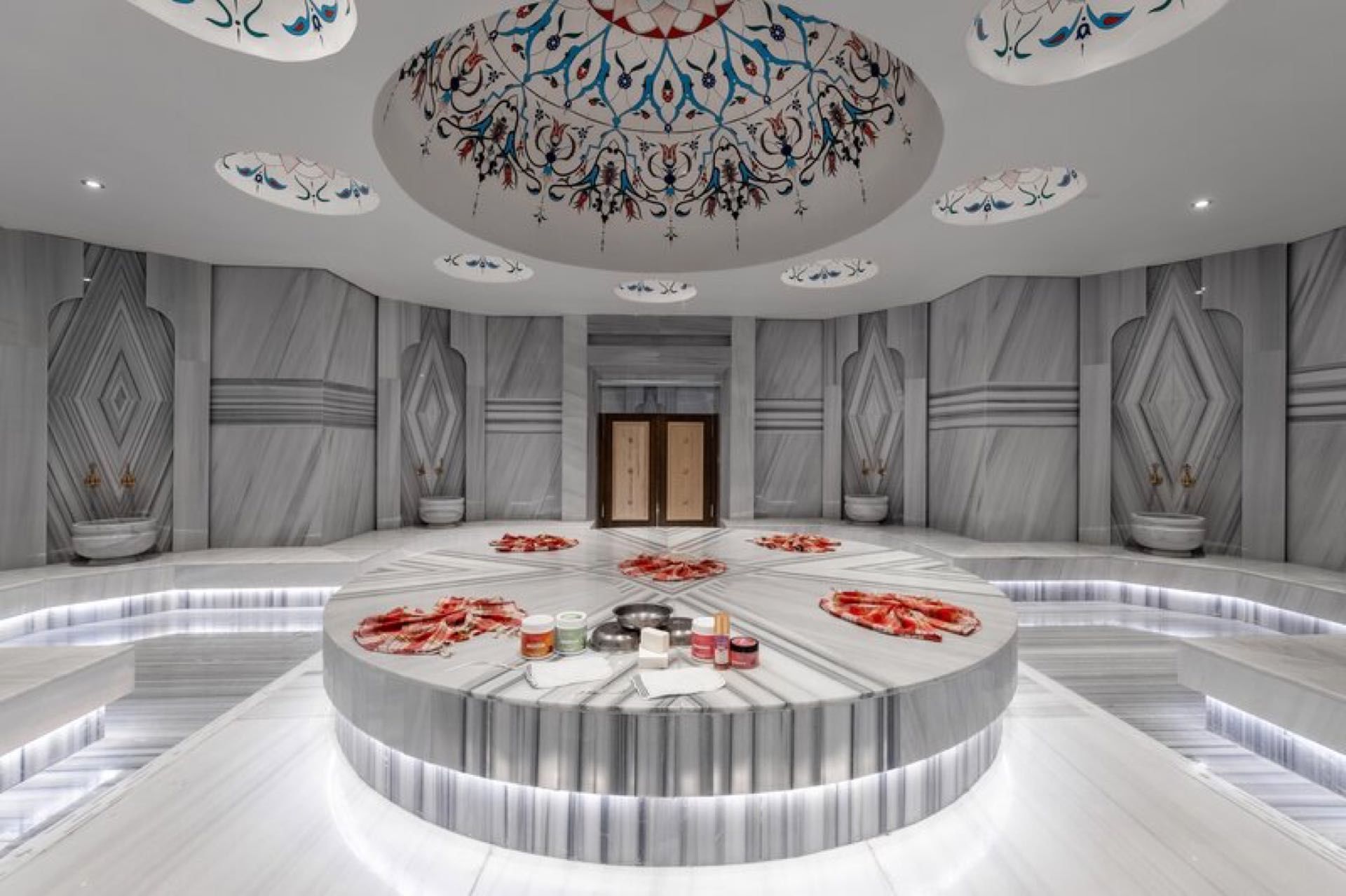 014 - Lago Hotel.jpg