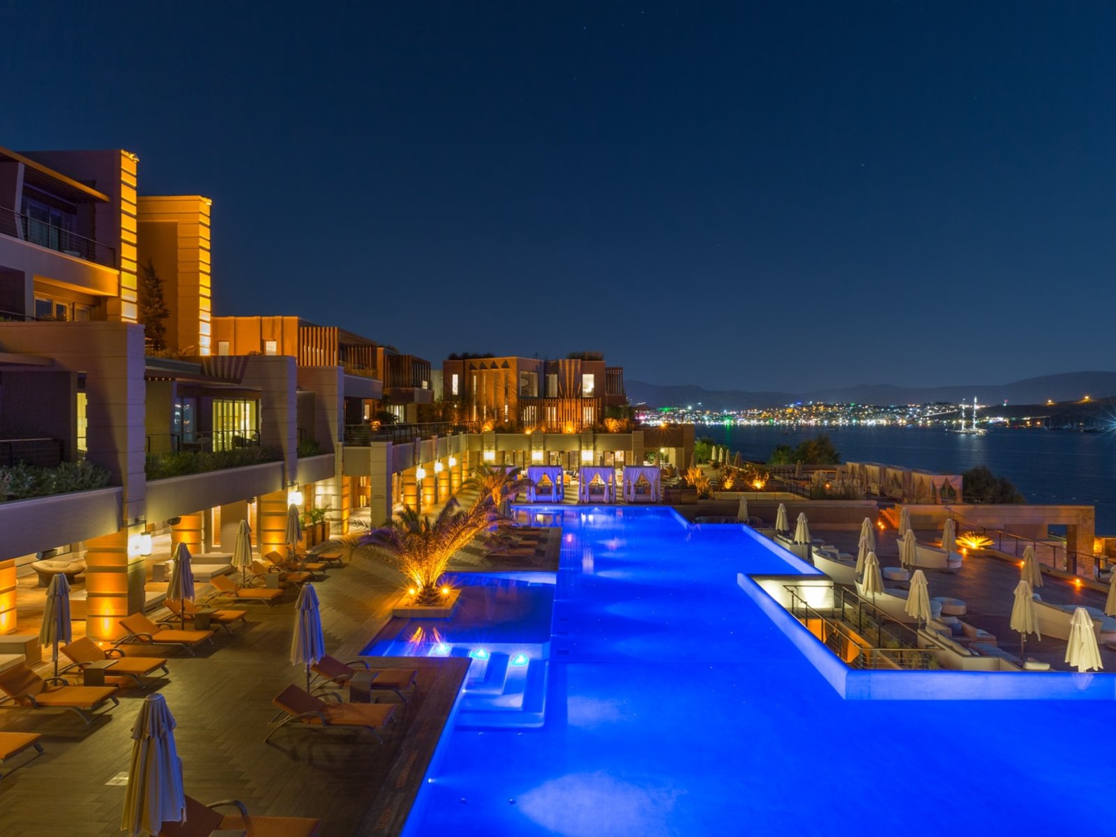 017 - Caresse a Luxury Collection Resort & Spa.jpg