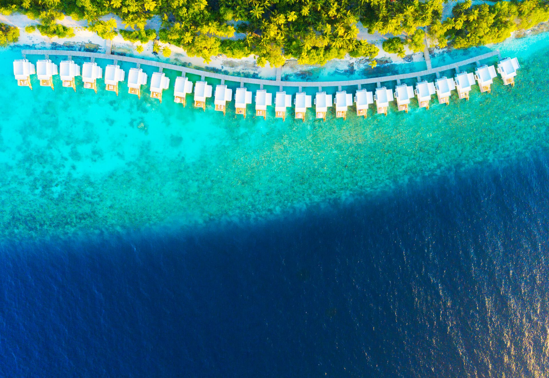 96246210 - Dhigali Maldives.jpg