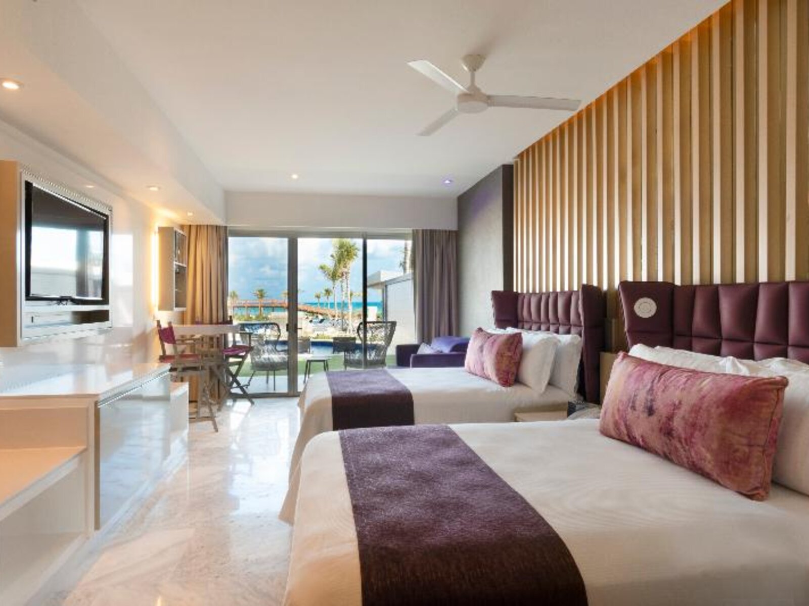 038 - Planet Hollywood Beach Resort Cancun .jpg