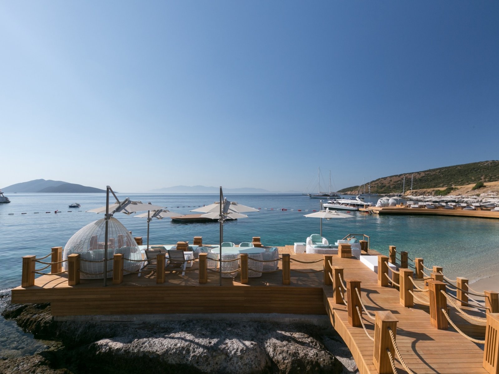 008 - Caresse a Luxury Collection Resort & Spa.jpg