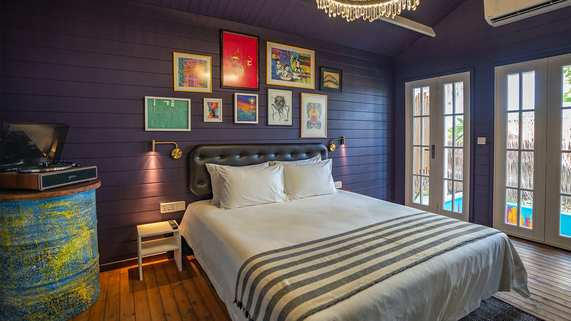 003 - Oaga Art Resort.jpg