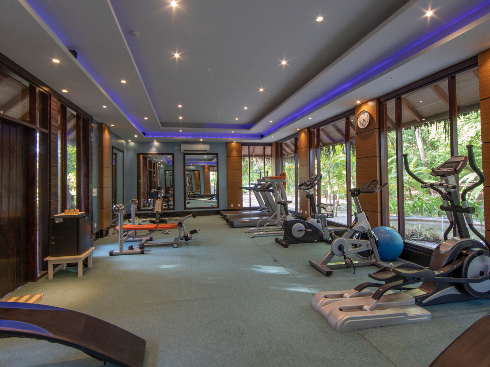 046 - Furaveri Island Resort & Spa.jpg