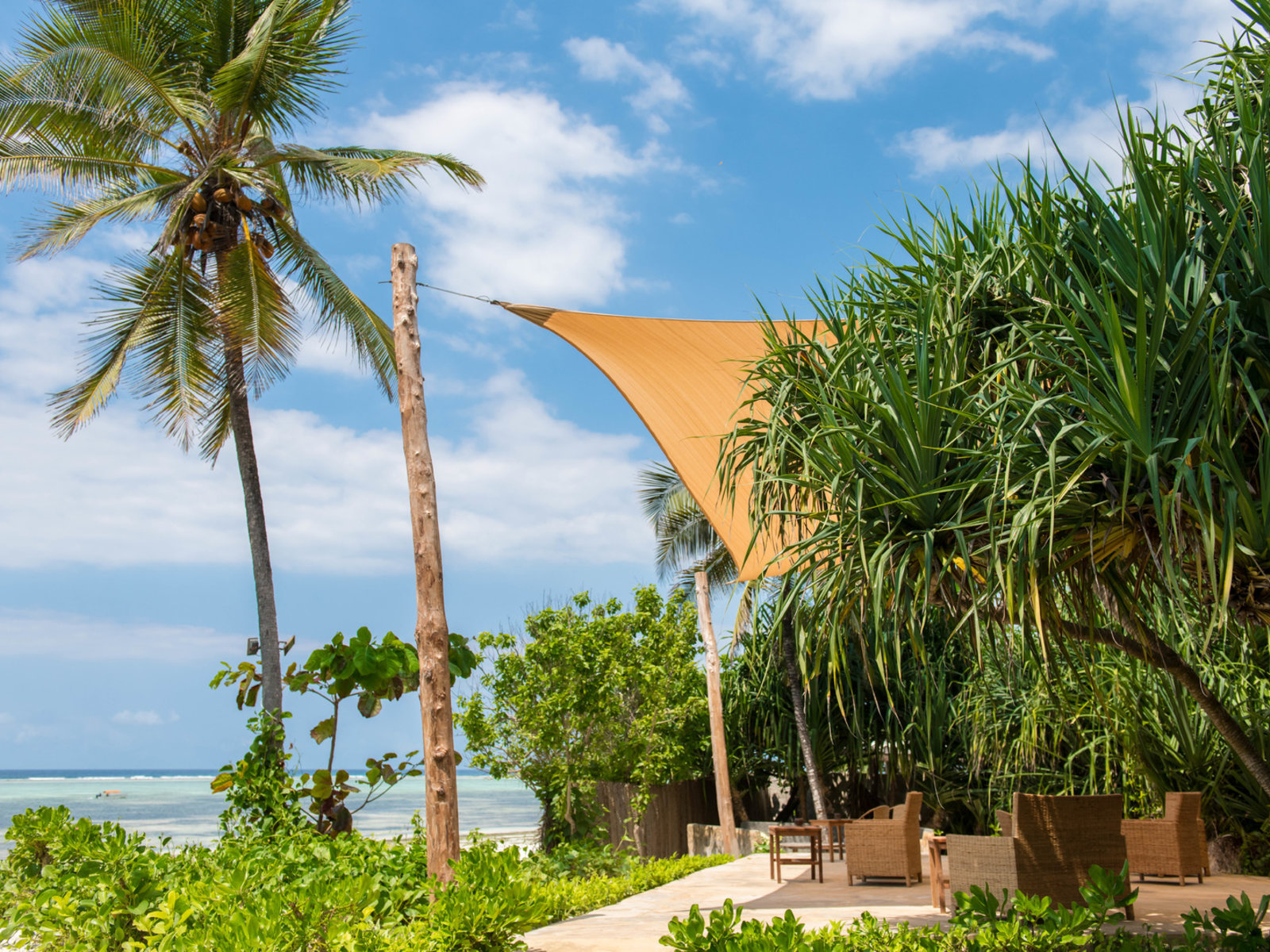 002 - Zanzibar Queen Hotel.jpg