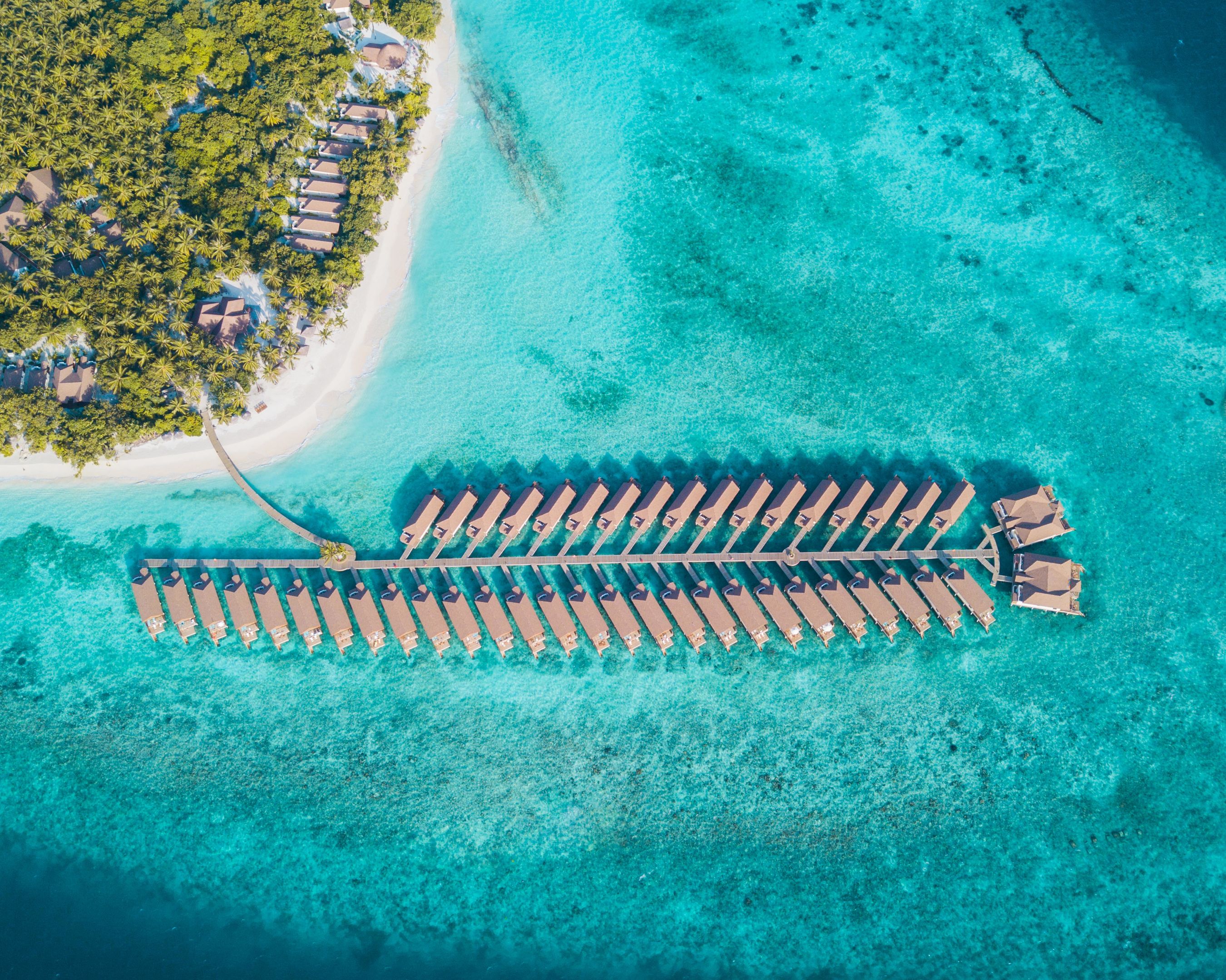 006 - Reethi Faru Resort.jpg