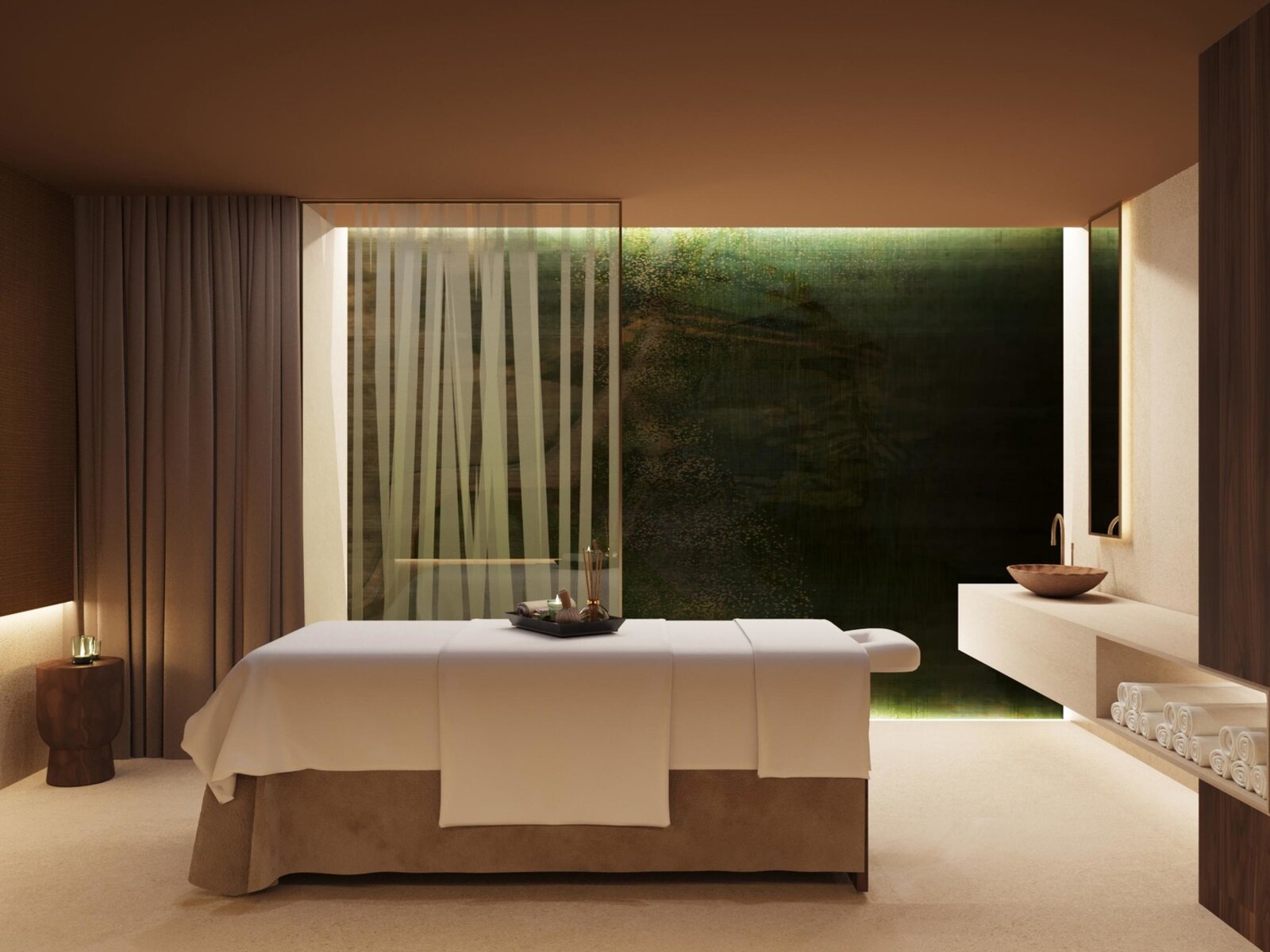 032 - Universal Grand Leon & SPA.jpg