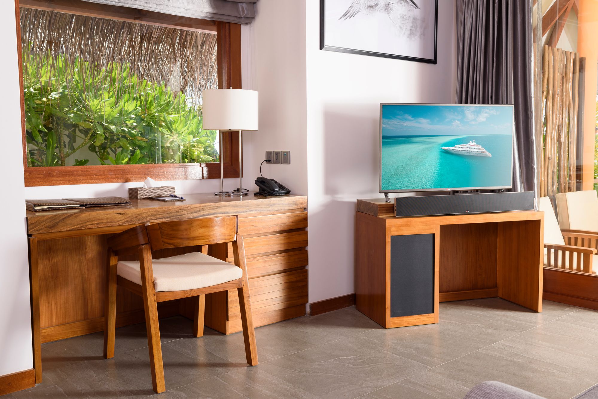 012 - Dhigufaru Island Resort.jpg