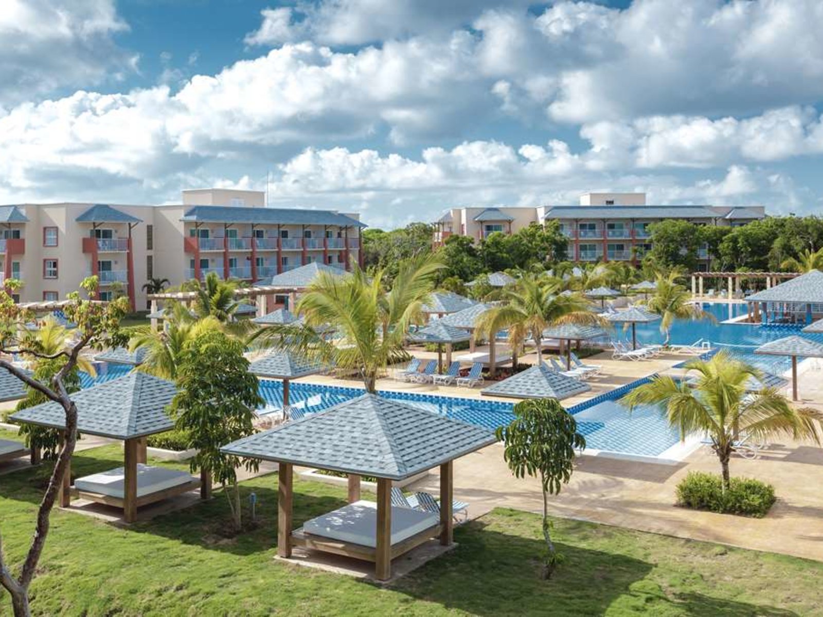 048 - Melia Jardines del Rey.jpg