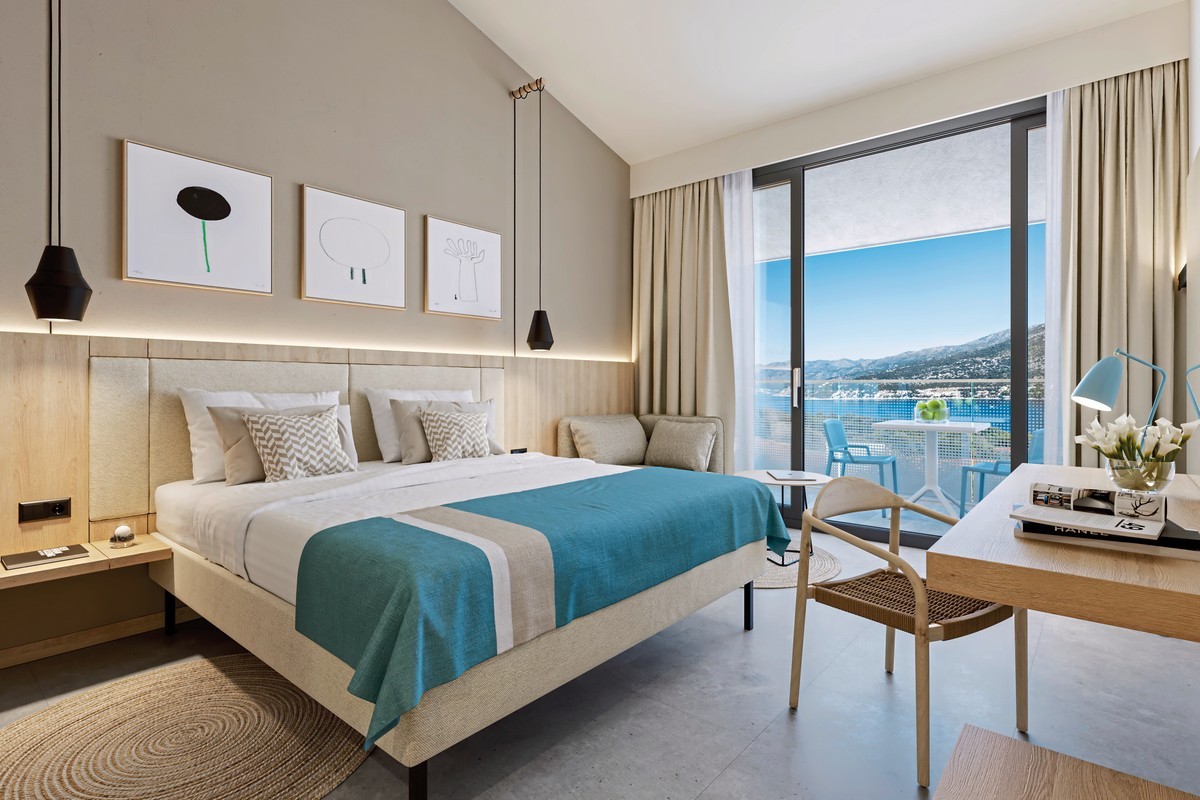 002 - Valamar Tirena Hotel.jpg