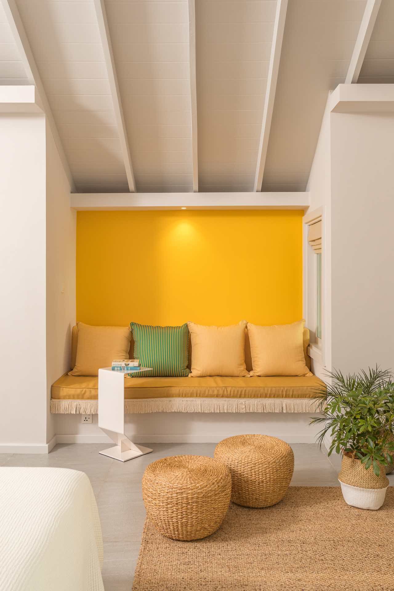 017 - The Standard, Huruvalhi Maldives.jpg