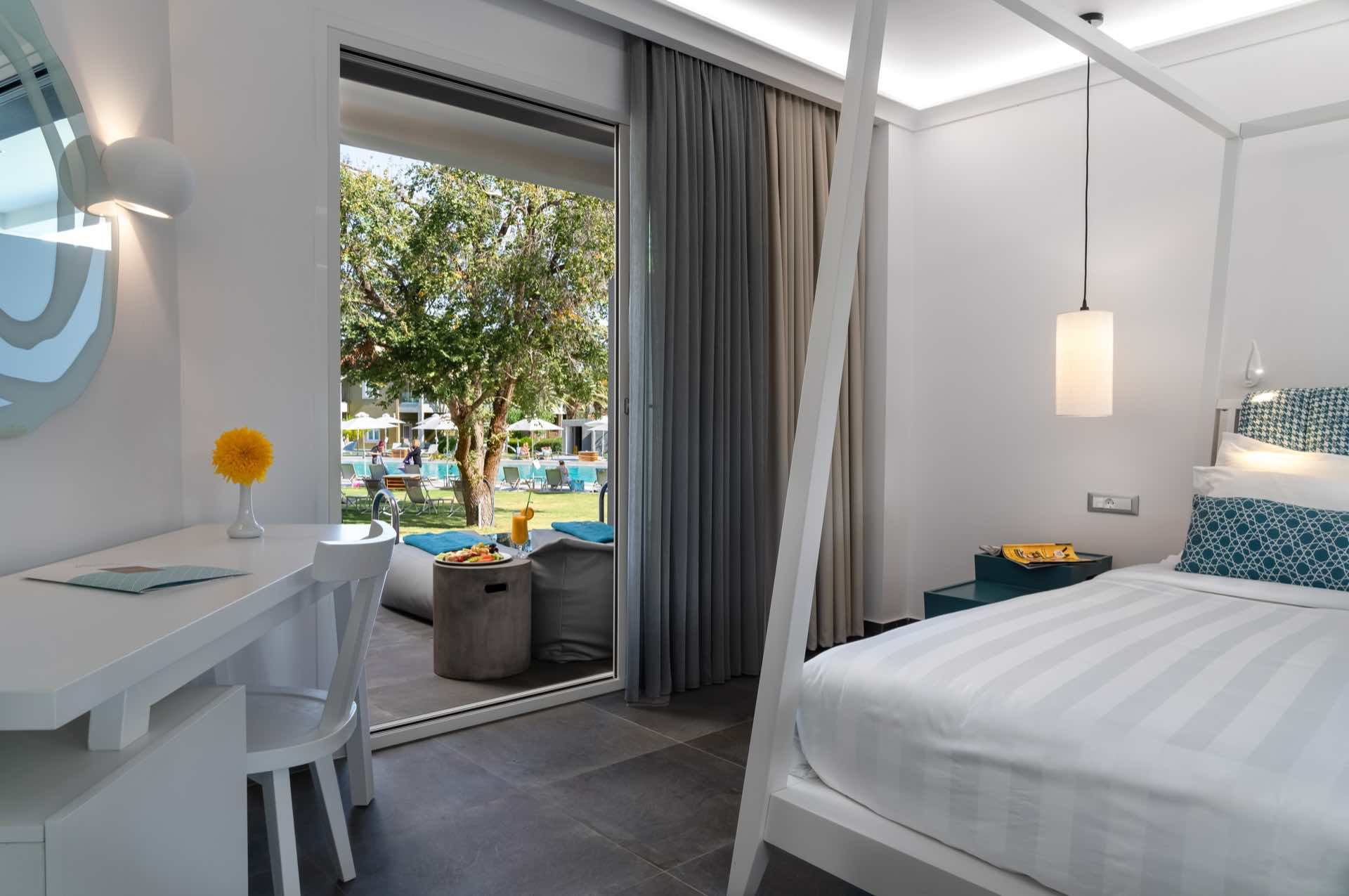 011 - Acharavi Vissalo by Acharavi Beach.jpg